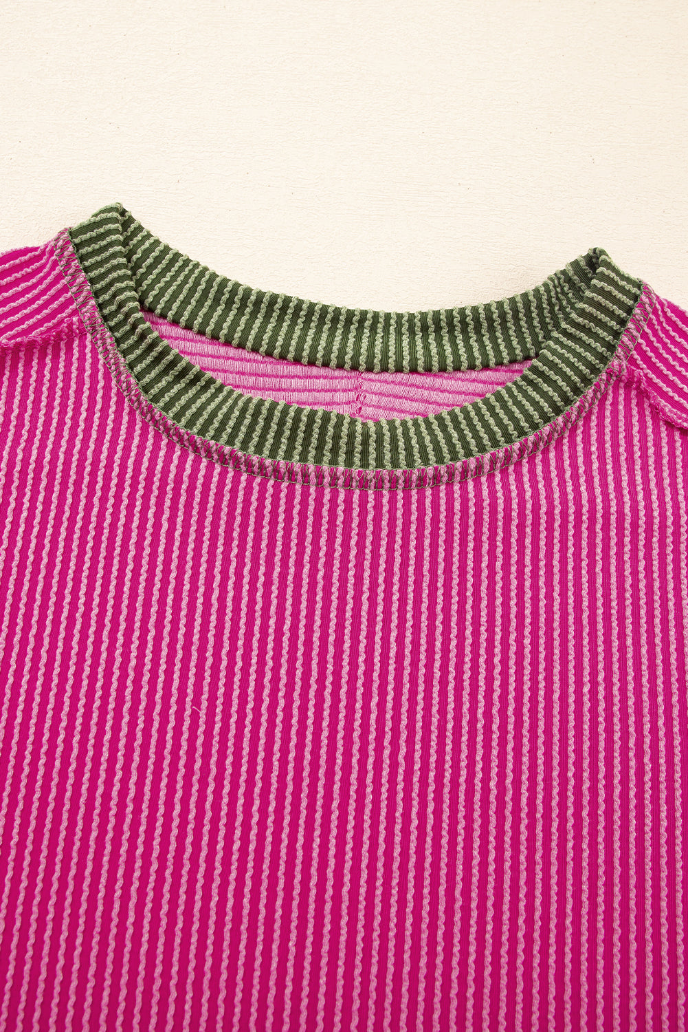 Textured Contrast Trim Round Neck T-Shirt eAura
