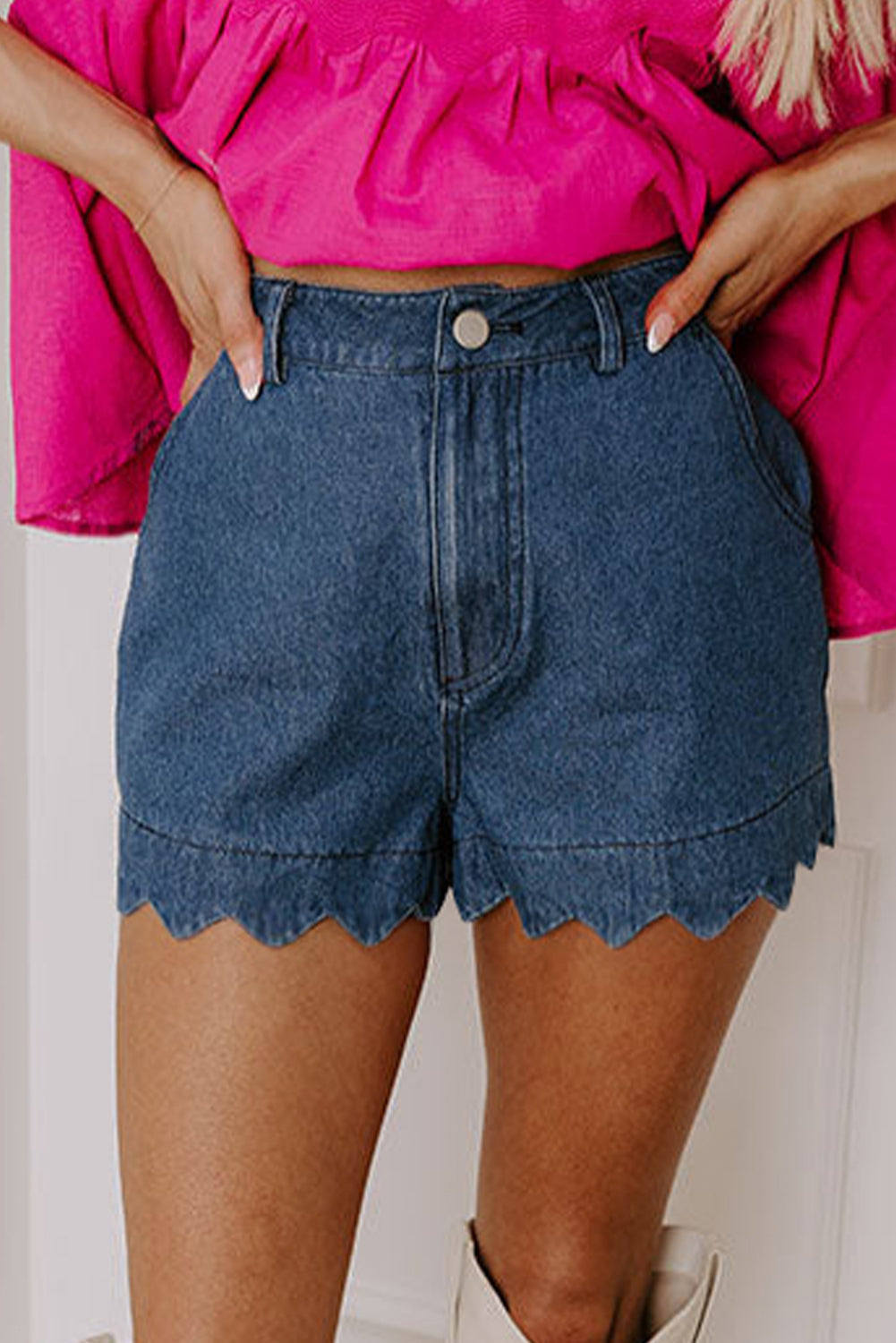 Scalloped Hemline Acid Wash High Waist Denim Shorts eAura