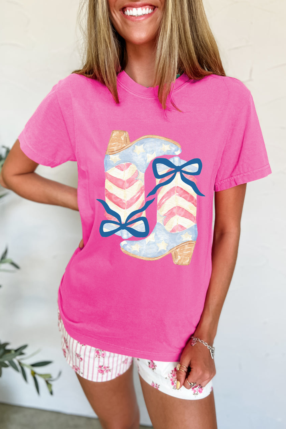 Sachet Pink Flag Pattern Boots Bow Accent Casual Graphic Tee eAura