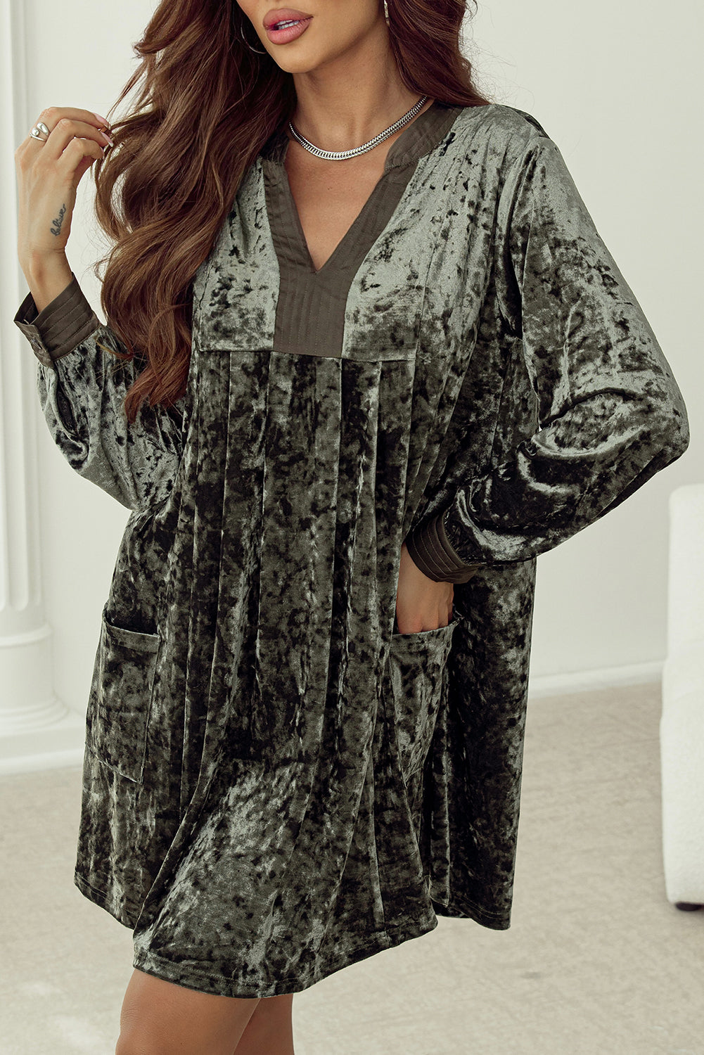 Jungle Green Velvet Long Sleeve V Neck Loose Dress with Pockets eAura