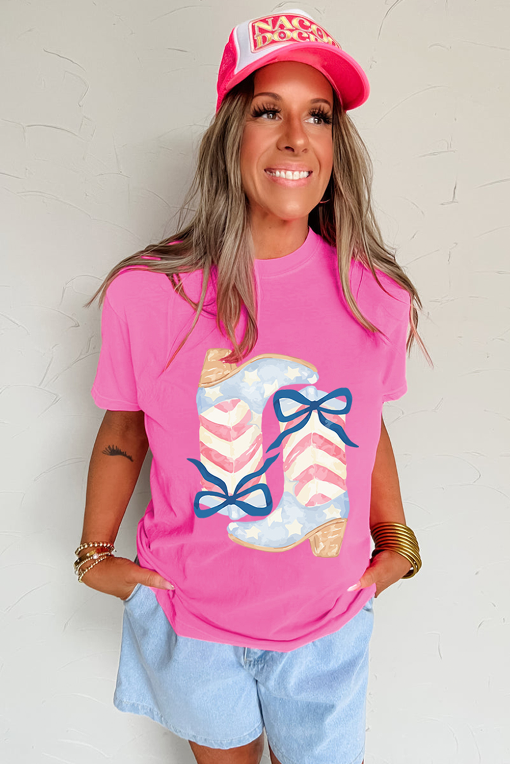 Sachet Pink Flag Pattern Boots Bow Accent Casual Graphic Tee eAura