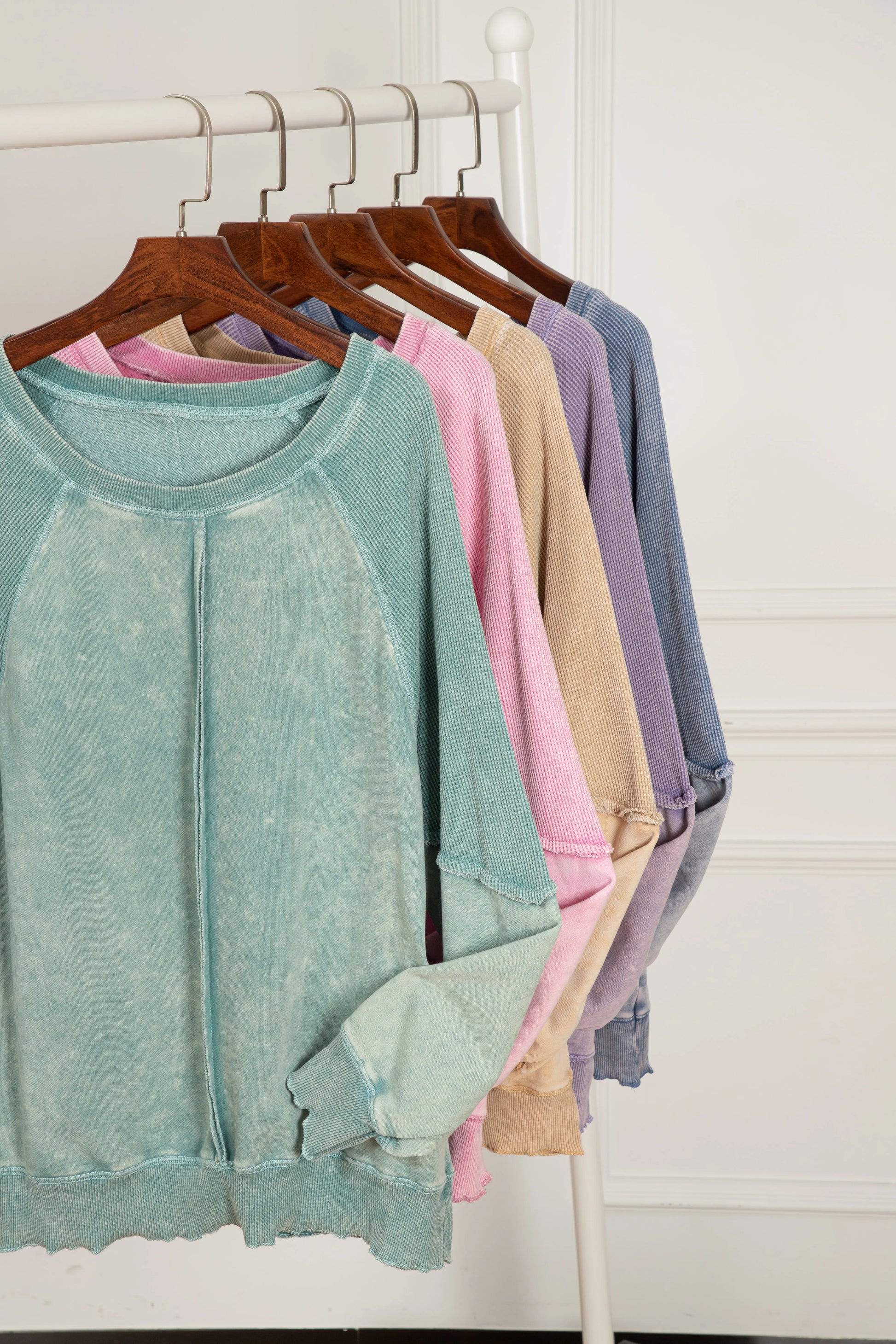 Black Solid Waffle Knit Patchwork Raglan Sleeve Sweatshirt Beagle Boutique Fashion Outlet