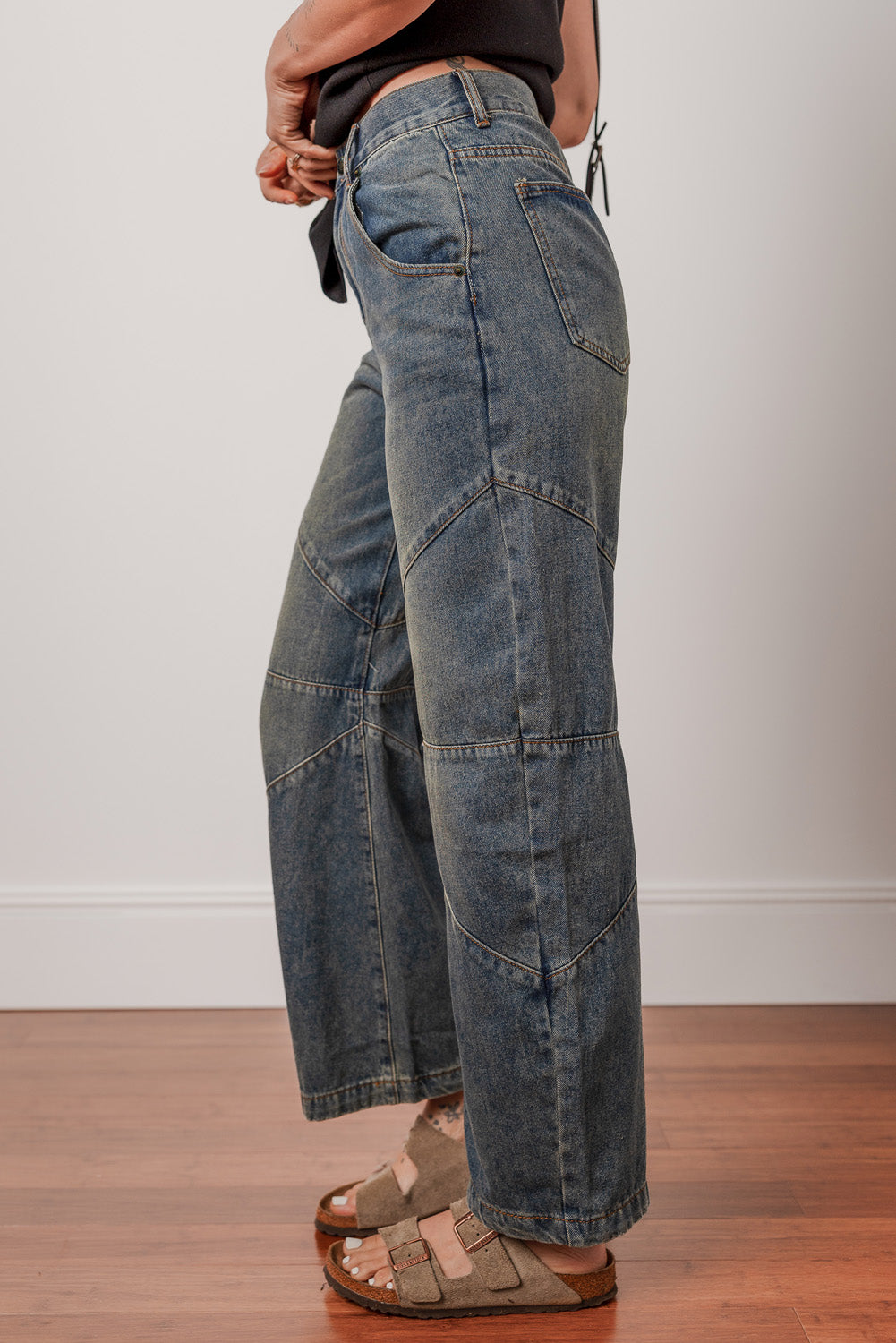 Exposed Stitching Loose Straight High Waist Jeans eAura