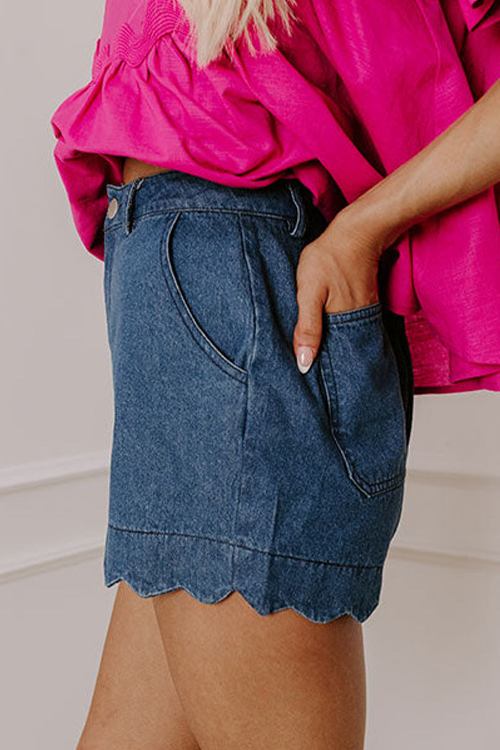 Scalloped Hemline Acid Wash High Waist Denim Shorts eAura