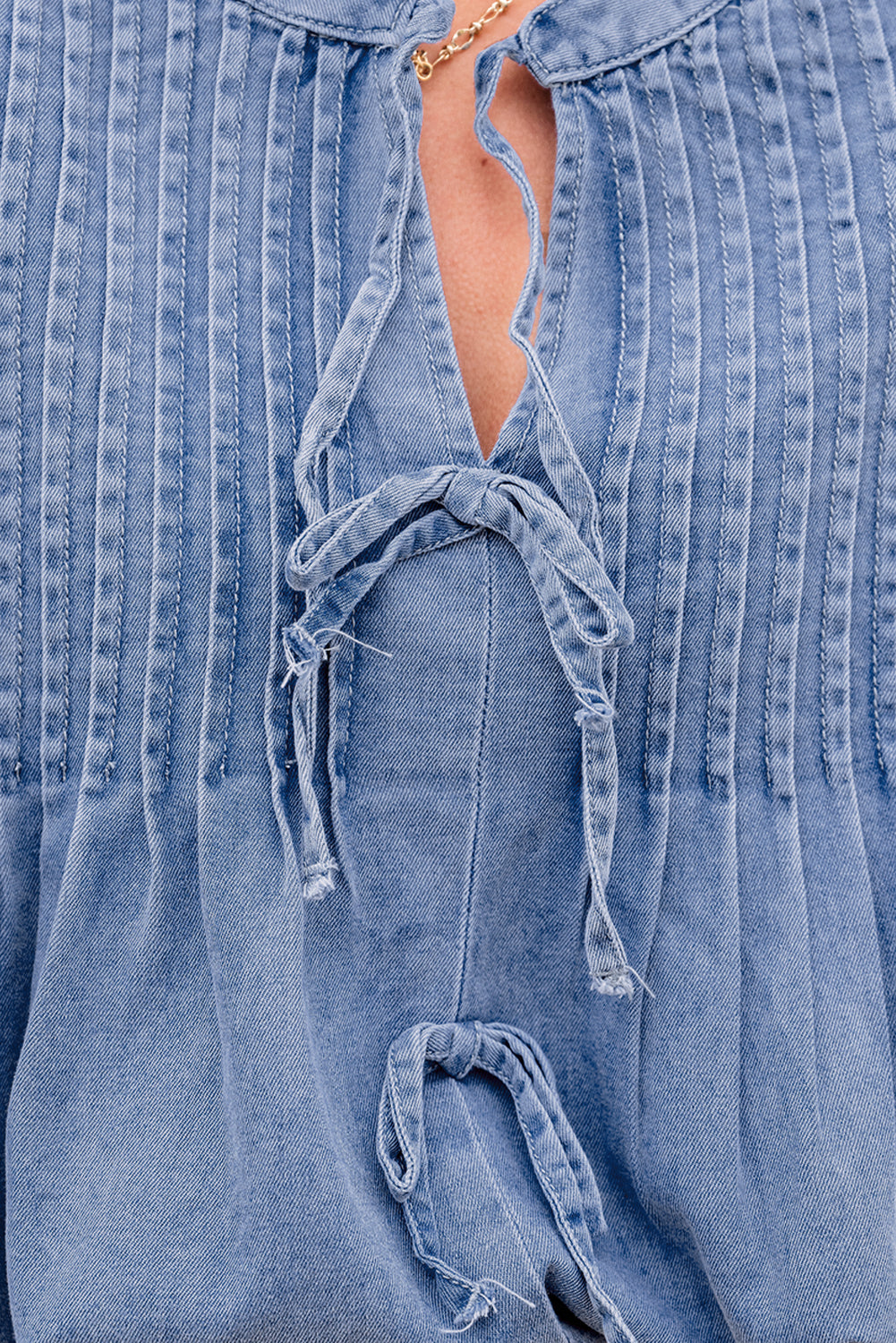 Myosotis Denim Front Pintuck Bow Tie Puff Sleeve Top eAura