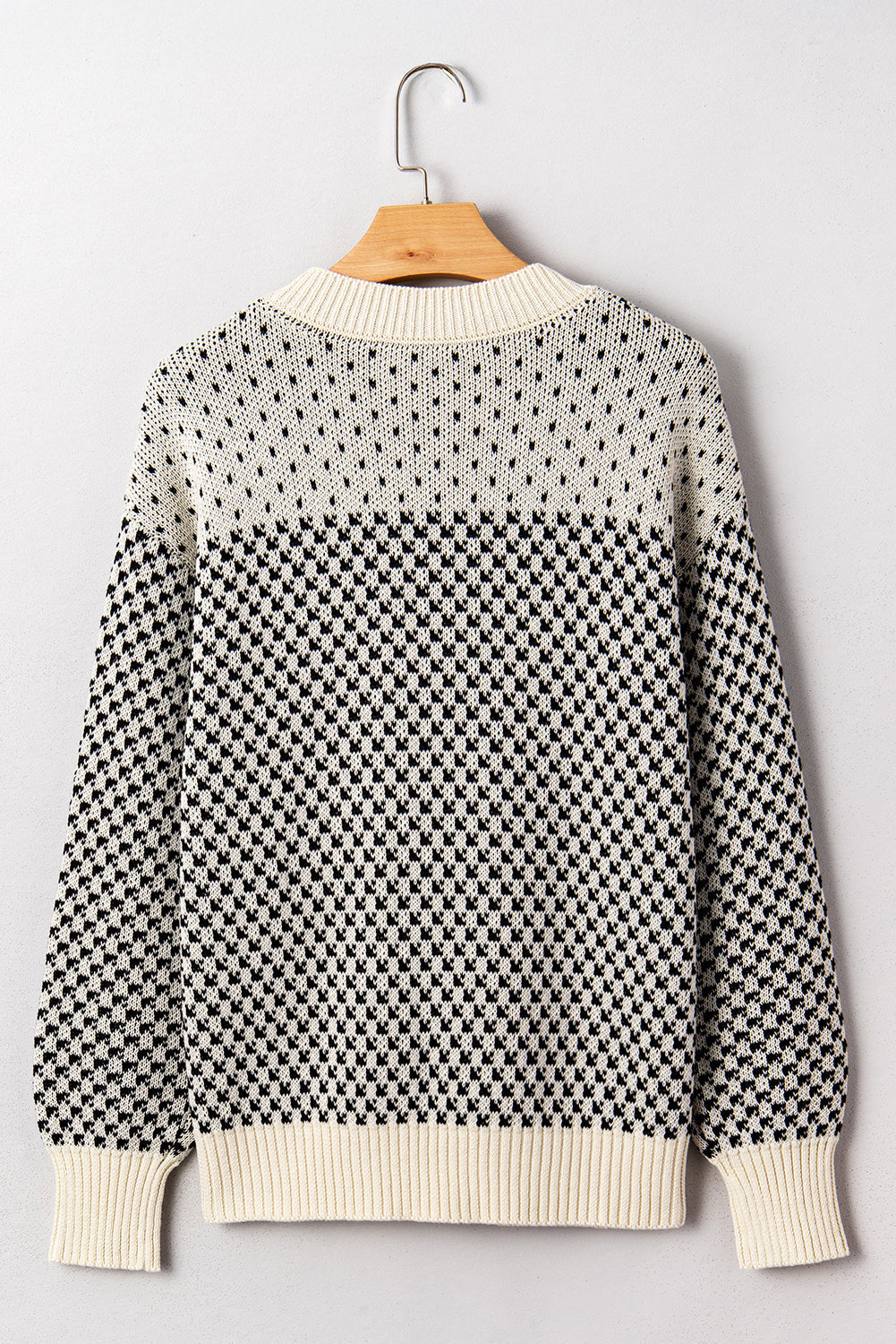 Plus-Size-Pullover-Sweaters-Top-10-Flattering-Styles-for-All eAura