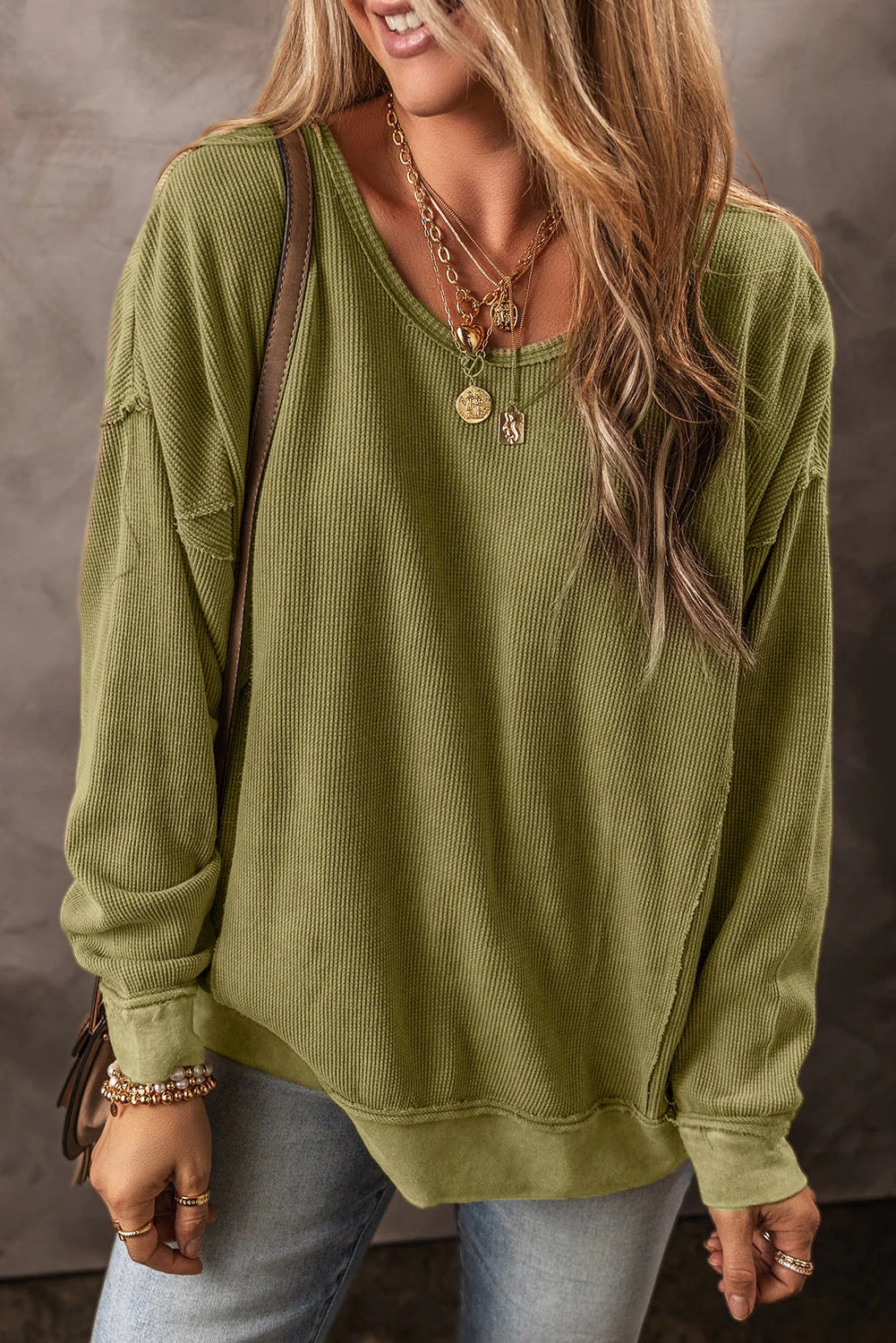 Stylish and Cozy: How Oversized Sweatshirts Transform Your Wardrobe