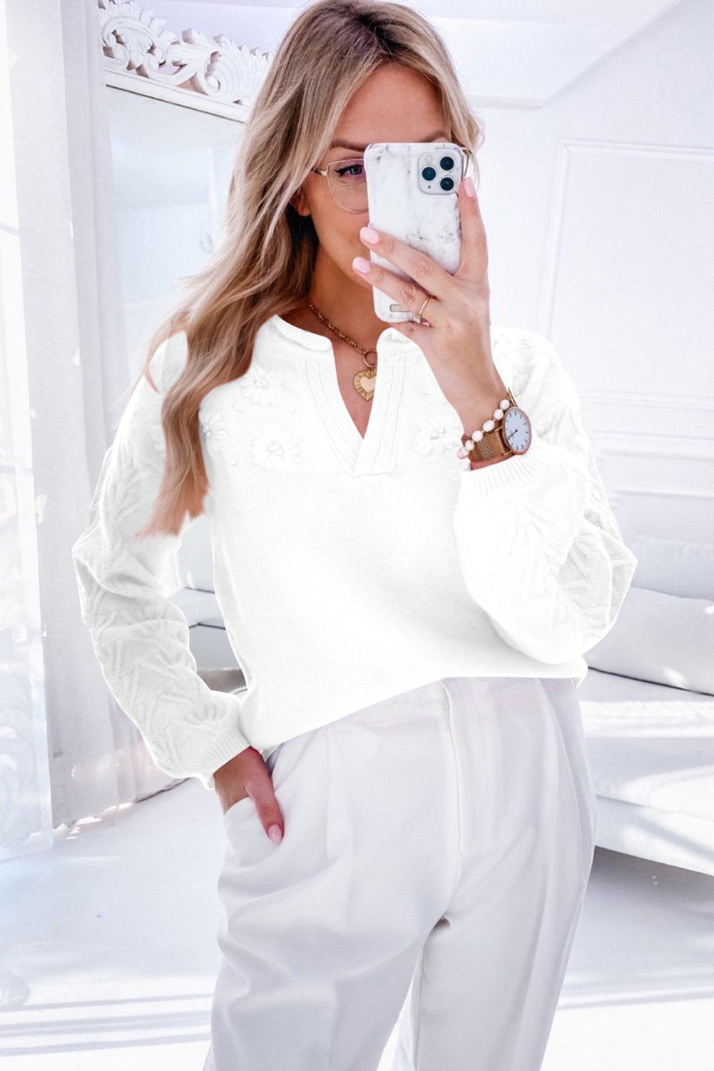 White Flower Detail Knitted Notched Neck Sweater eAura
