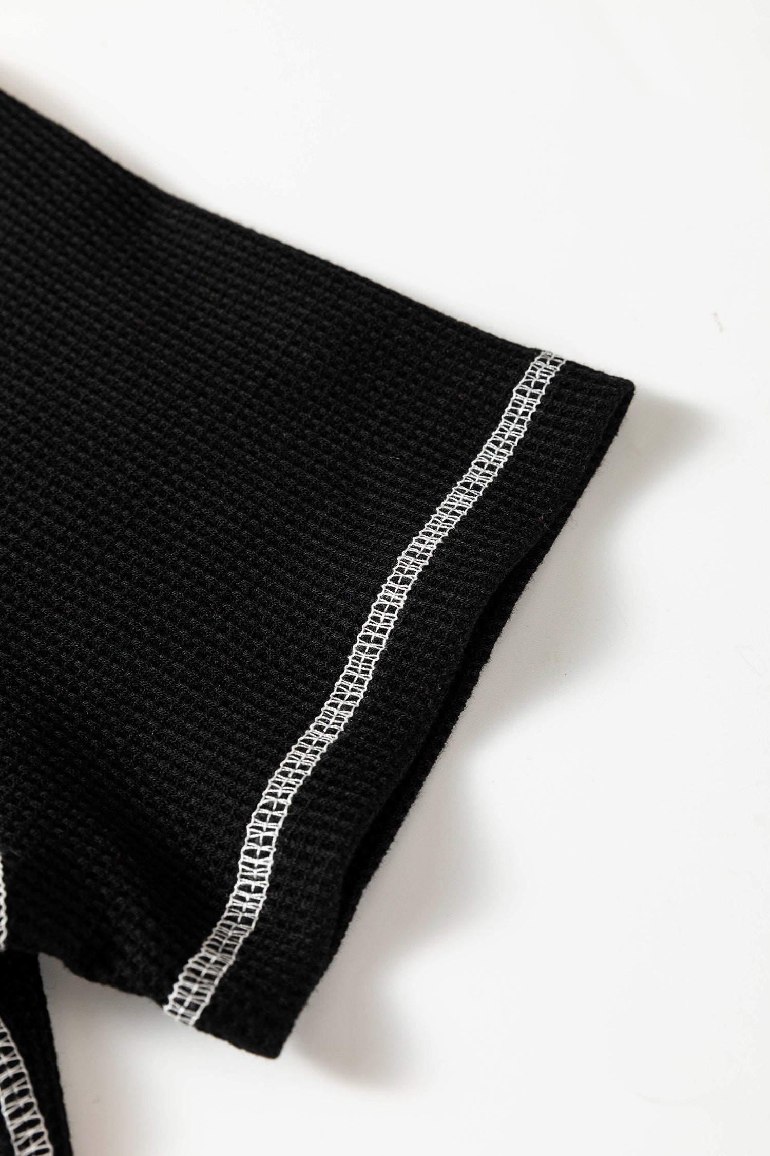 Waffle Textured Contrast Trim V Neck Tee – Black