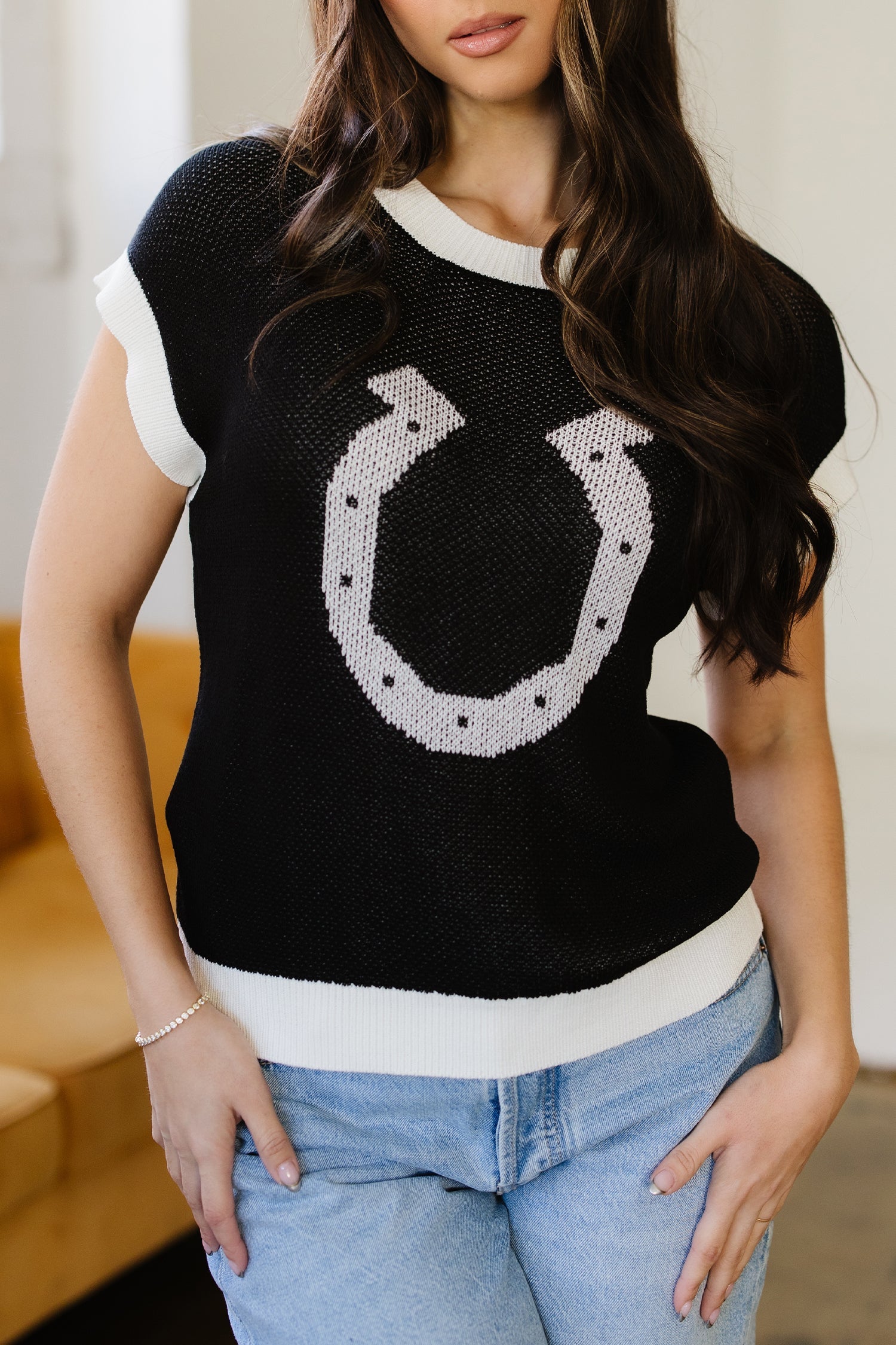 Black Horse Shoe Pattern Contrast Trim Short Sleeve Sweater - Sweaters & Cardigans/Short