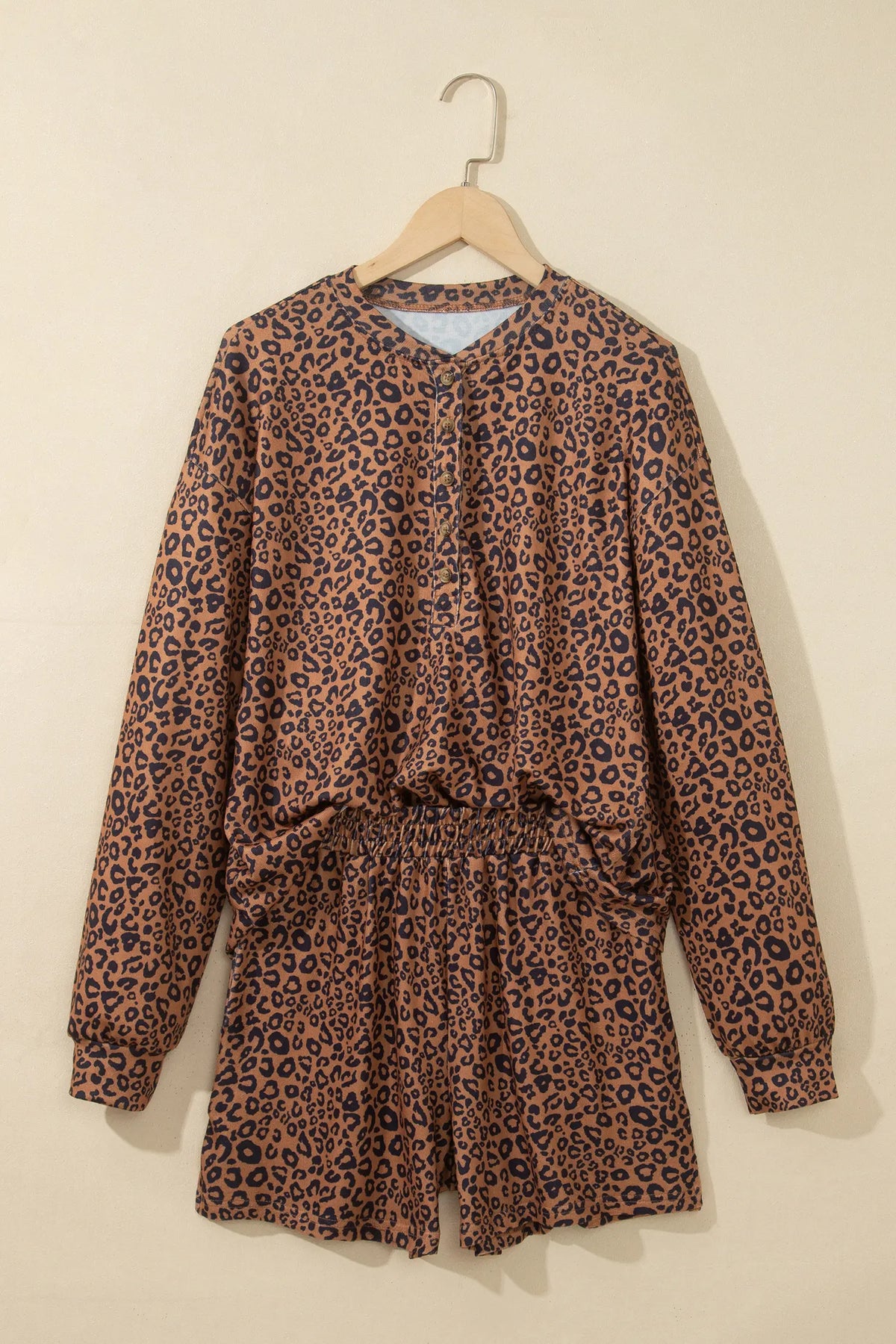 Leopard Print Long Sleeve Henley Top Elastic Waist Shorts 2pcs Outfit – Brown