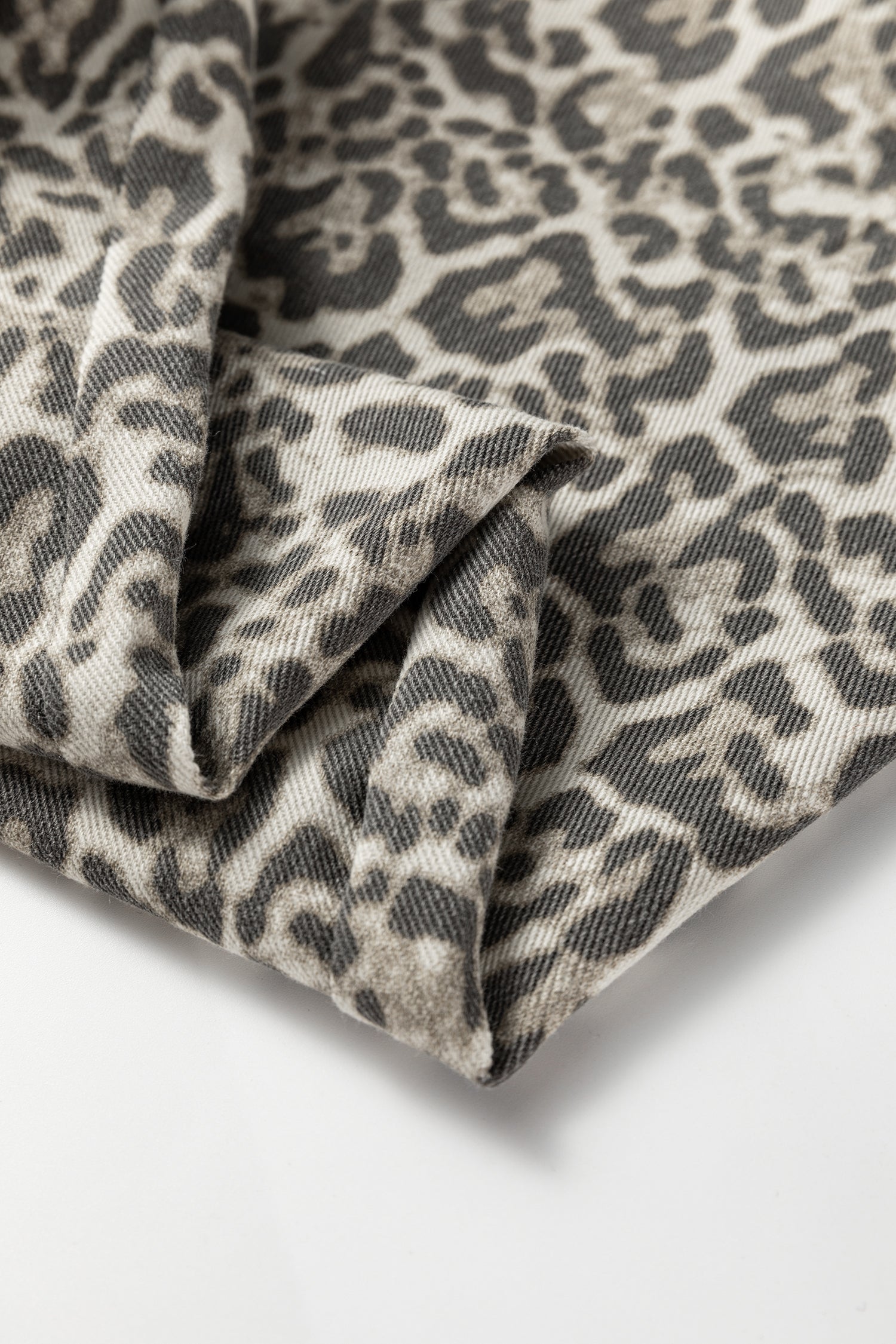 Leopard Print Raw Hem Elastic Waist Loose Pull On Jeans - eAura