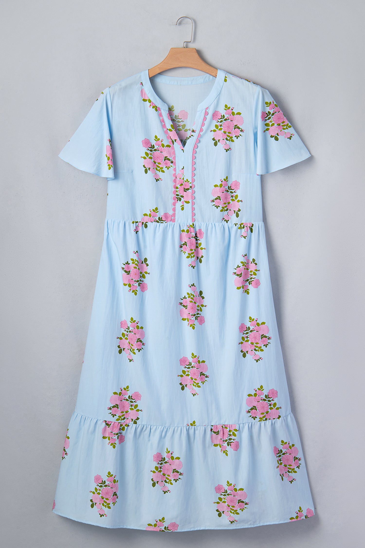 Sky Blue Plus Size Floral Print Scalloped Trim V-Neck Dress – Light Blue