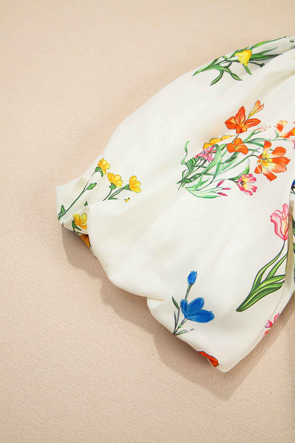 White Floral Short Puff Sleeve Contrast V Neck Print Blouse eAura