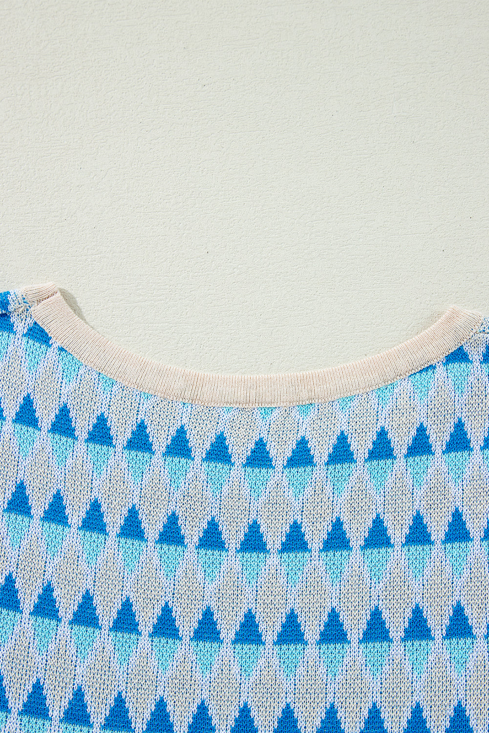 Sky Blue Stripe Geometric Print Round Neck Slim Fit Sweater Vest eAura