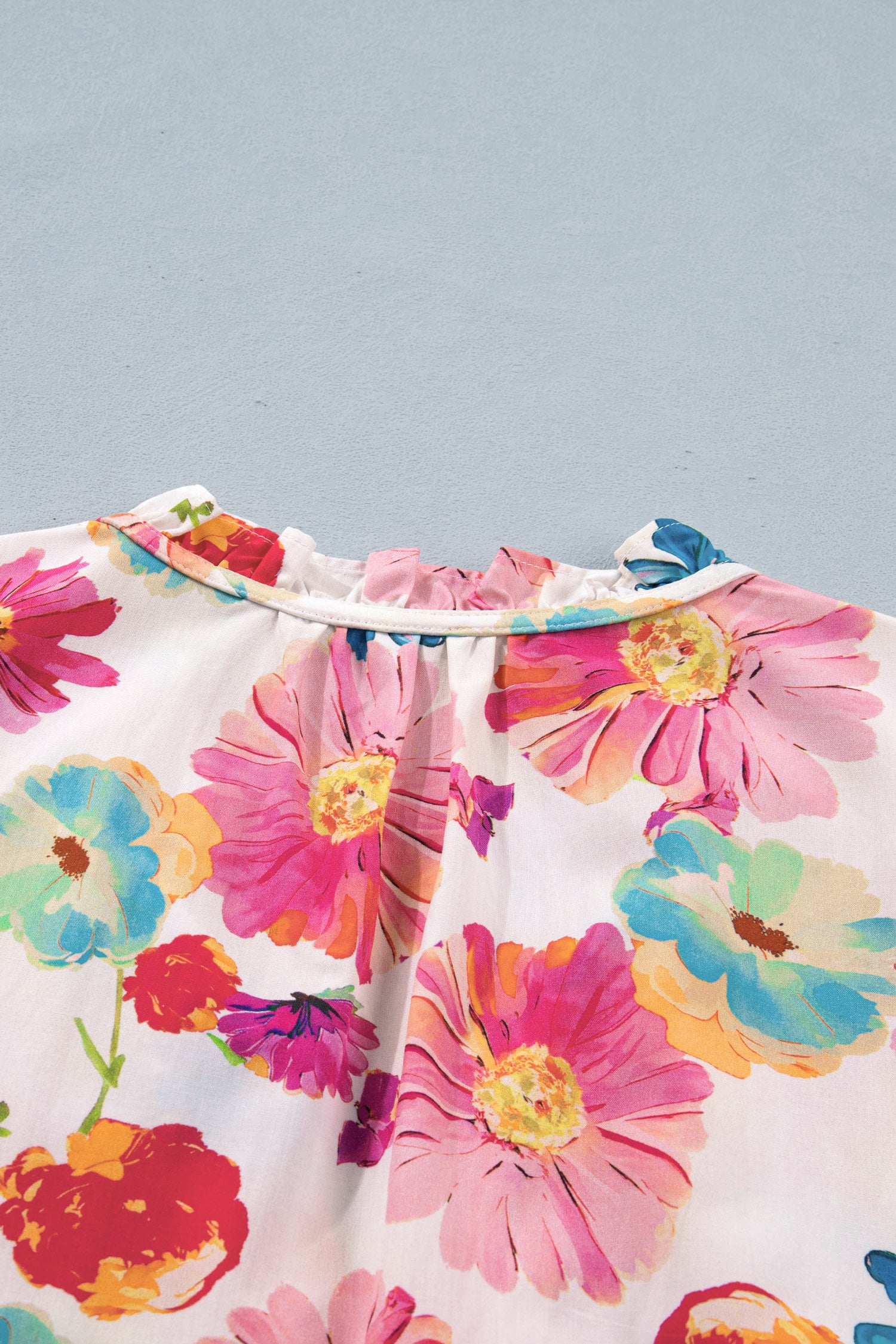 Vibrant Summer Floral Tie V-Neck Short Puff Sleeve Blouse