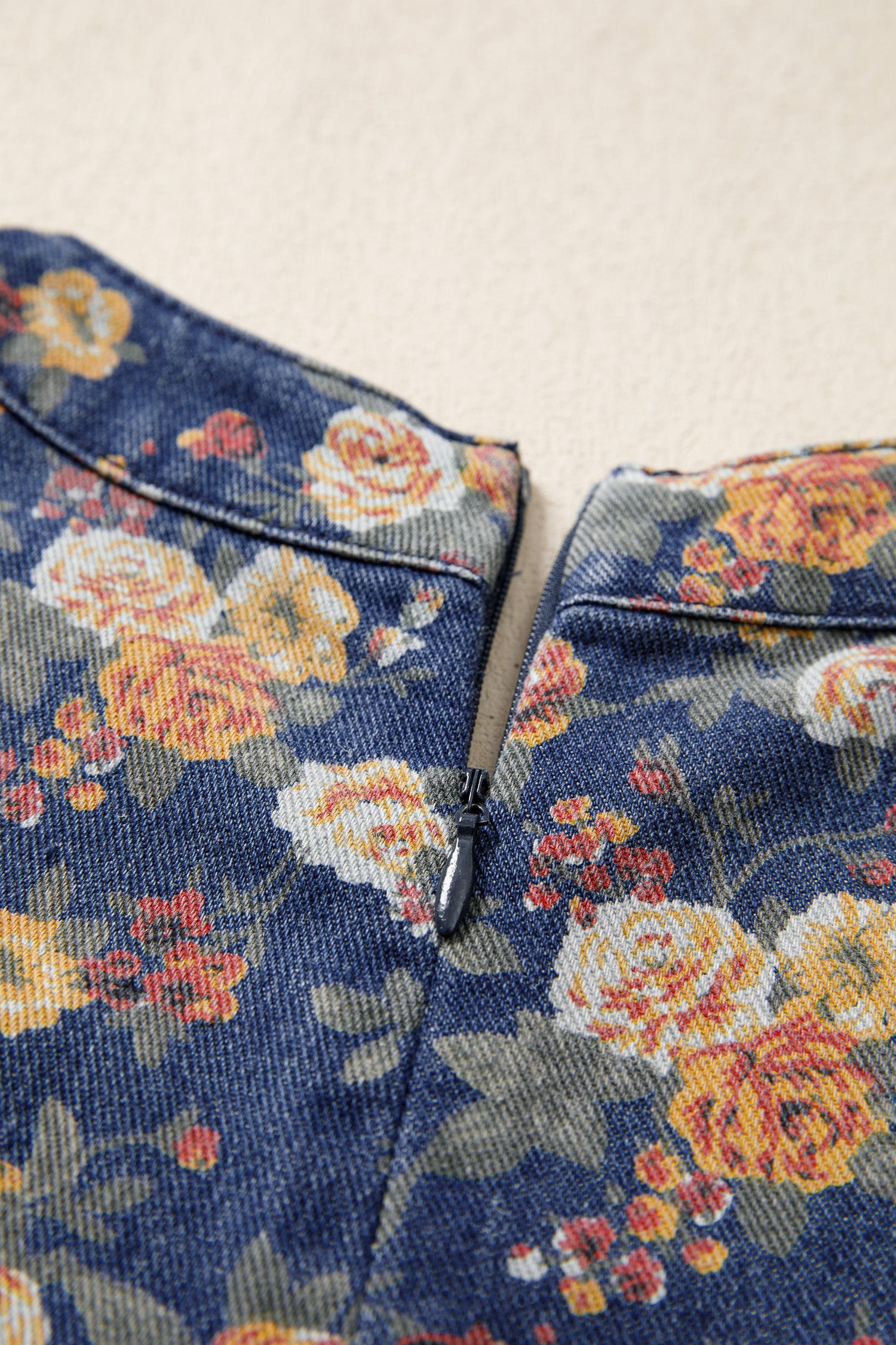 Retro Floral Print Bow Tie V Neck Sleeveless Pleated Loose Denim Romper – Blue