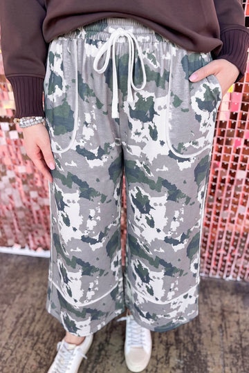 Camo Drawstring Waist Patch Pocket Plus Size Pants – Brown