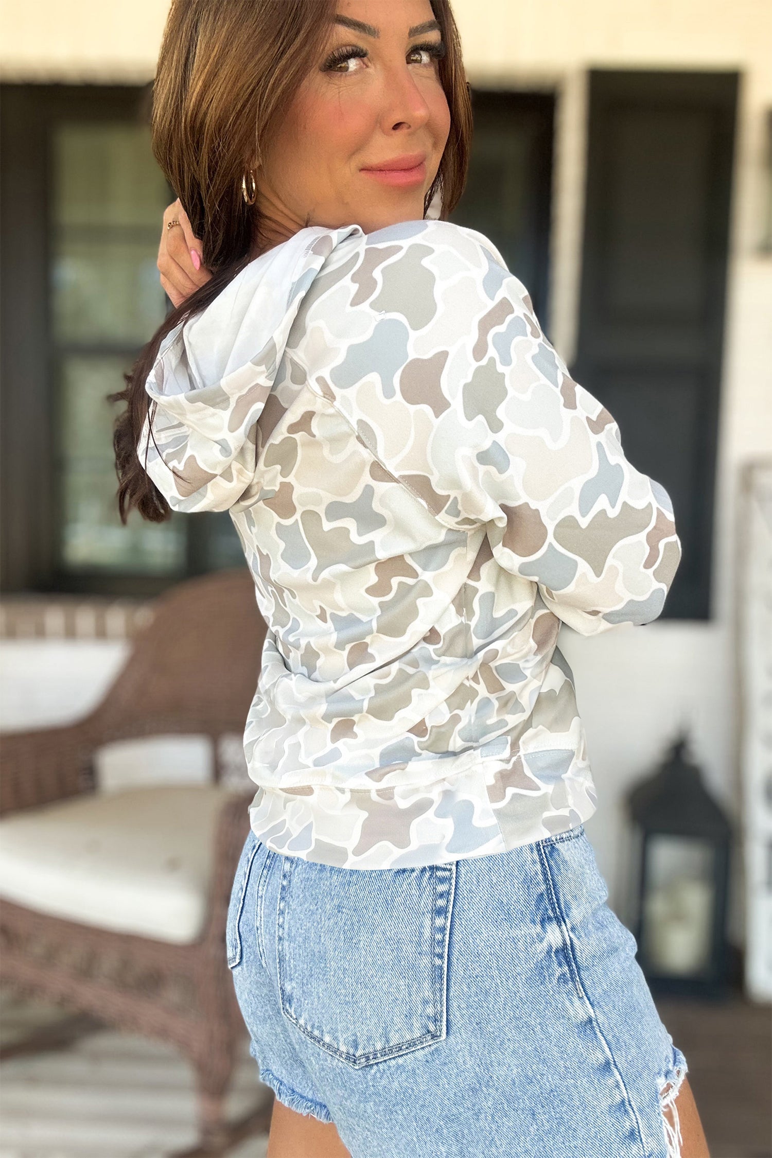 Camouflage Print Relaxed Drawstring Hoodie – Beige