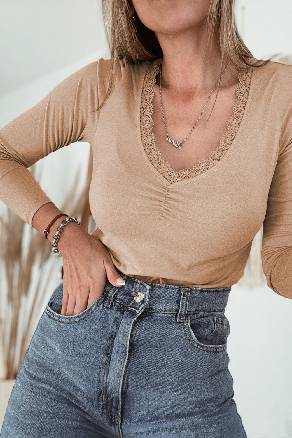 Lace-trimmed Sweetheart Neckline Ruched Detail Long Sleeve T-shirt eAura
