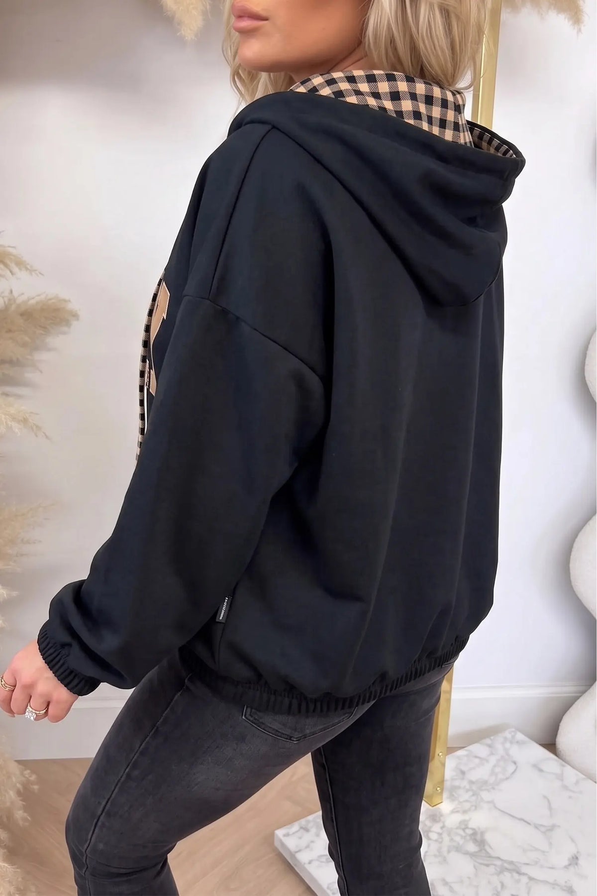 Hoodie with Drawstring and Plaid-Contrast PRAY Graphic