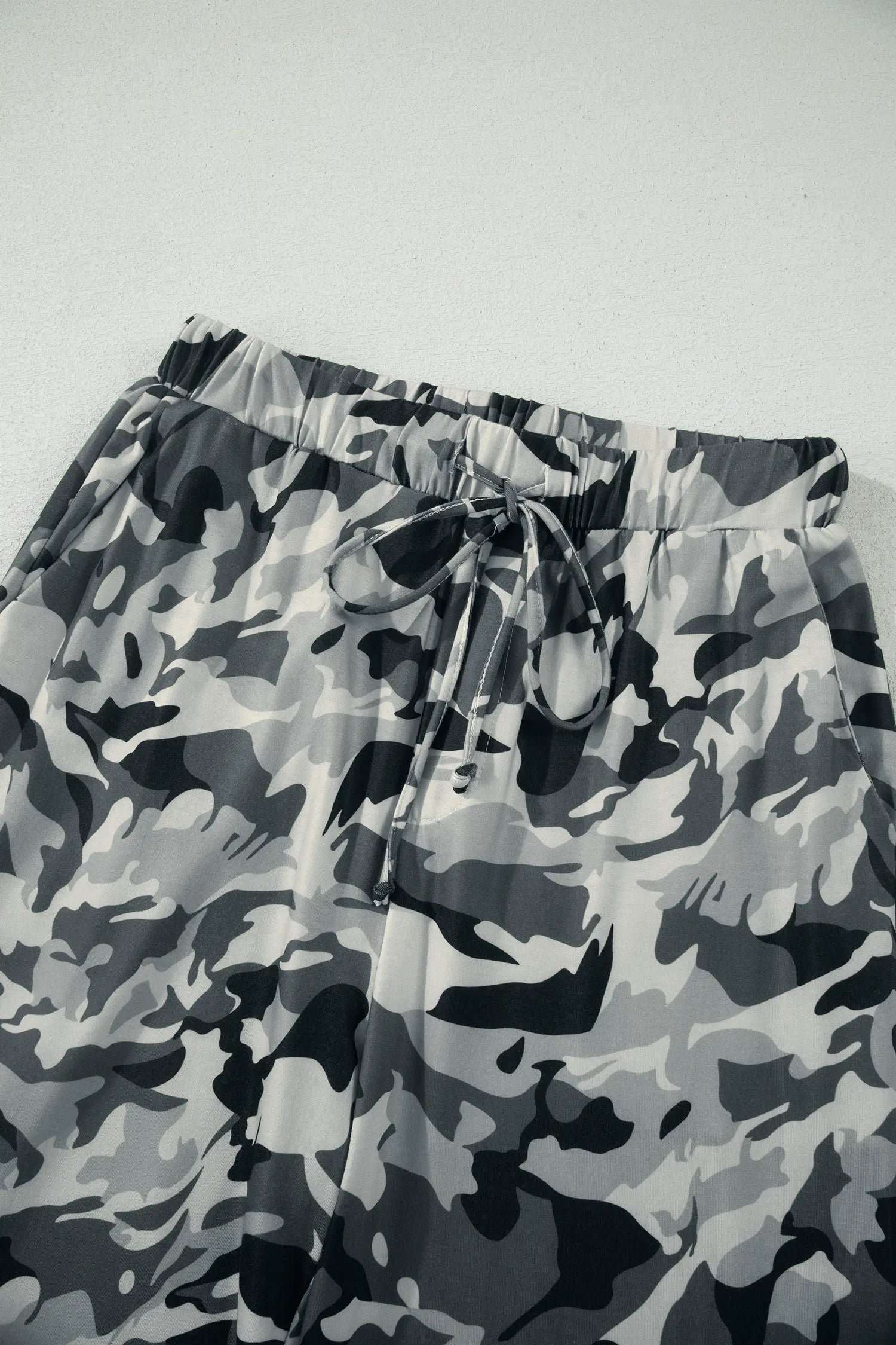 Green Camouflage Print Drawstring Casual Pants