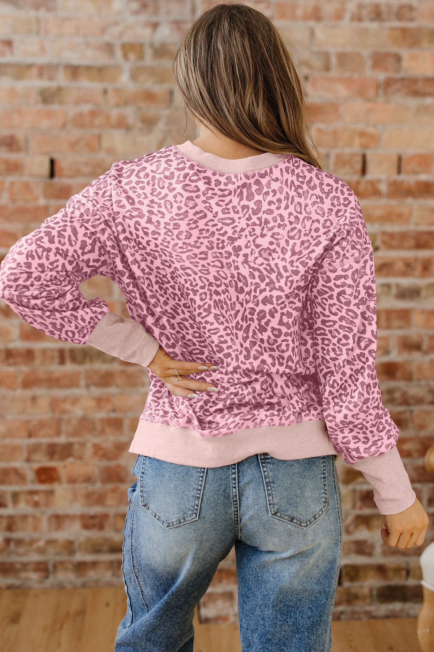 Leopard Print Crew Neck Sweatshirt - eAura