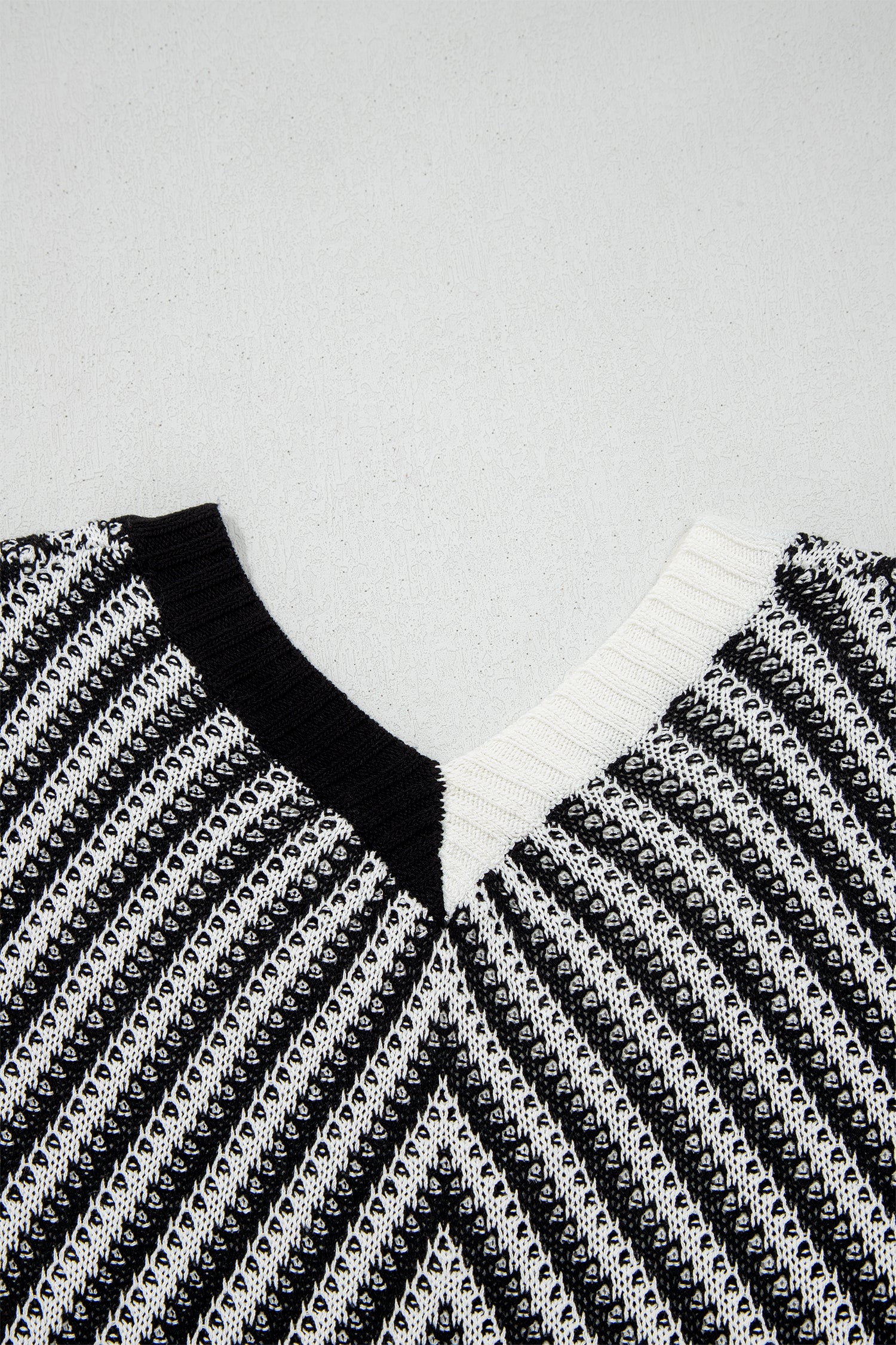 Contrast Chevron Knit V-Neck Sweater Vest