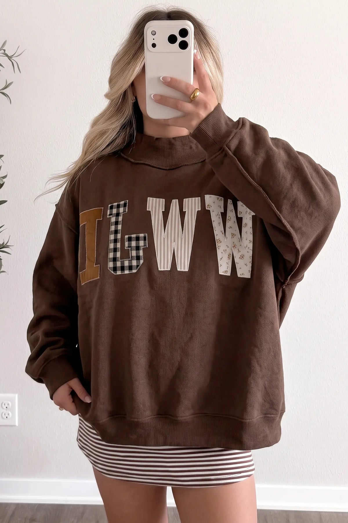 WWJD Mixed Pattern Embroidered Patch Graphic Mock Neck Sweatshirt – Grey