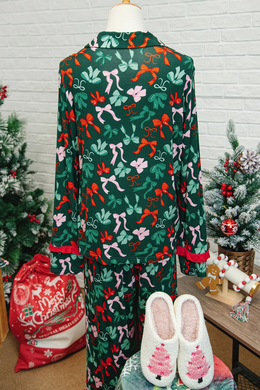 Festive Bow Print Pyjama Set - Green / S - Loungewear & Sleepwear/Sleepwear