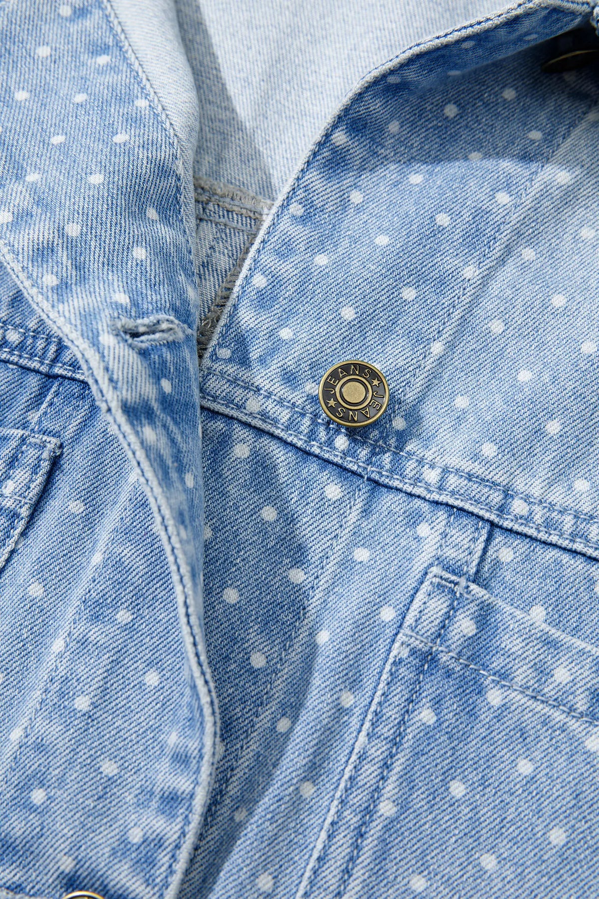 Sky Blue Polka Dot Long Sleeve Collar Pocket Casual Shift Silhouette Denim Jacket – Light Blue
