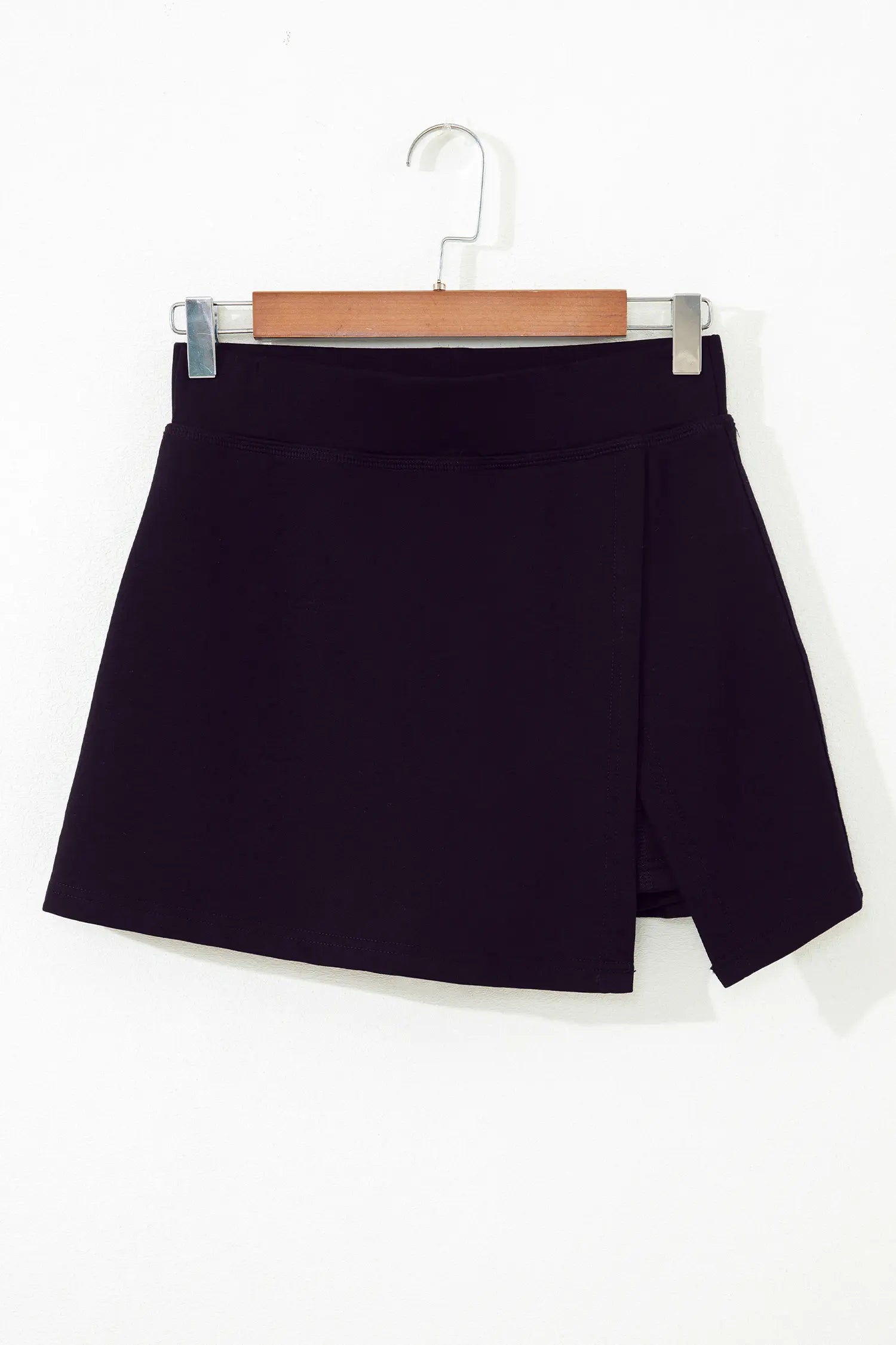 Black Solid Color Wrapped Side Slit Skort