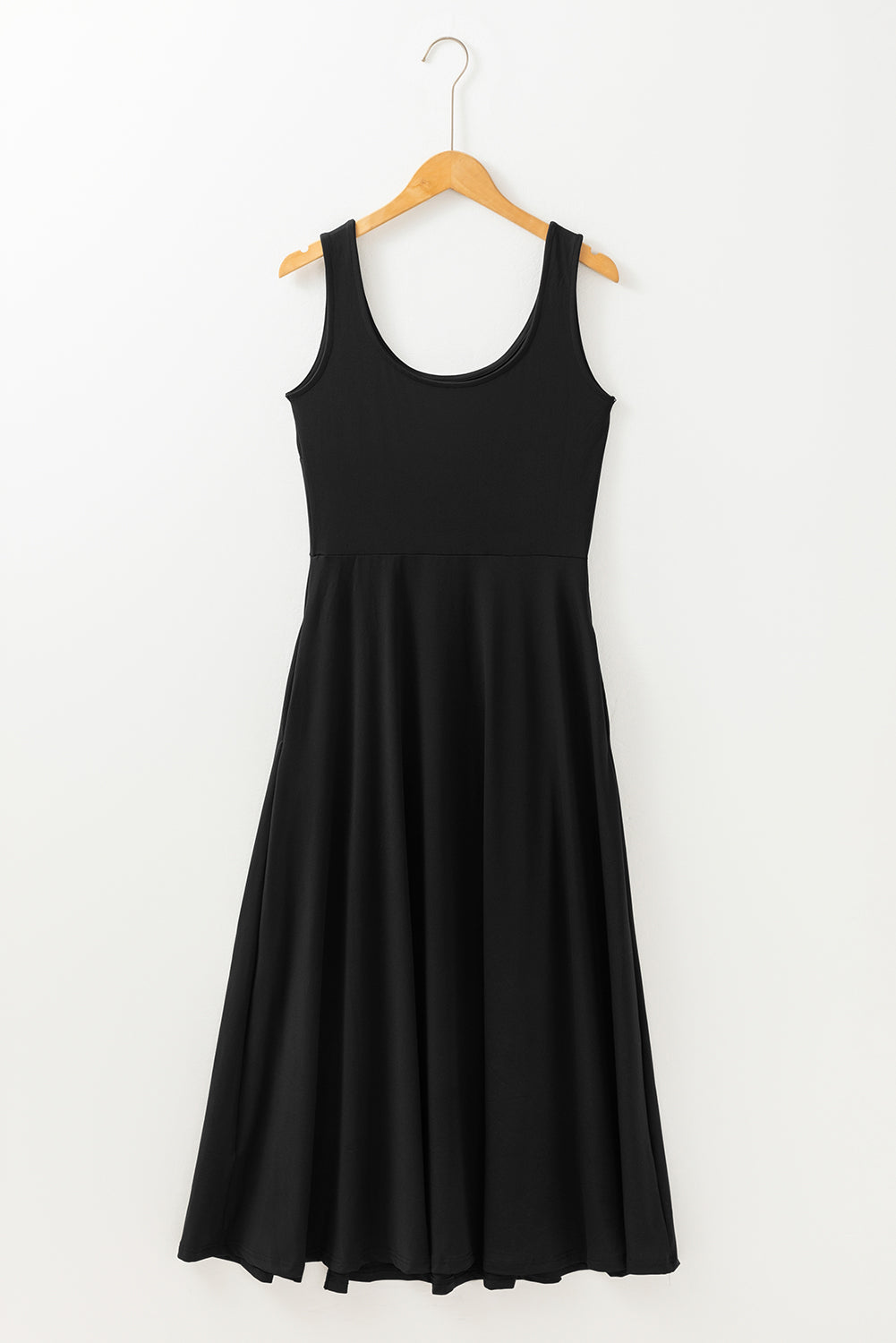 Black Sleeveless Scoop Neck Flared Split Midi Dress eAura