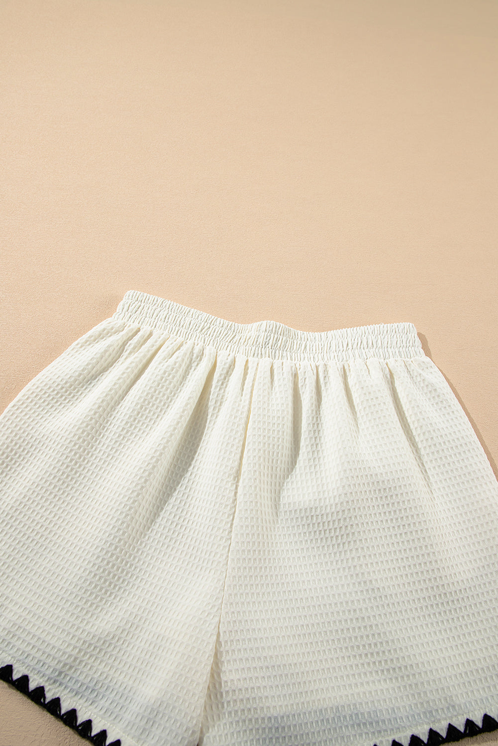 White Waffle Texture Contrast Ricrac Hemline Casual Shorts eAura