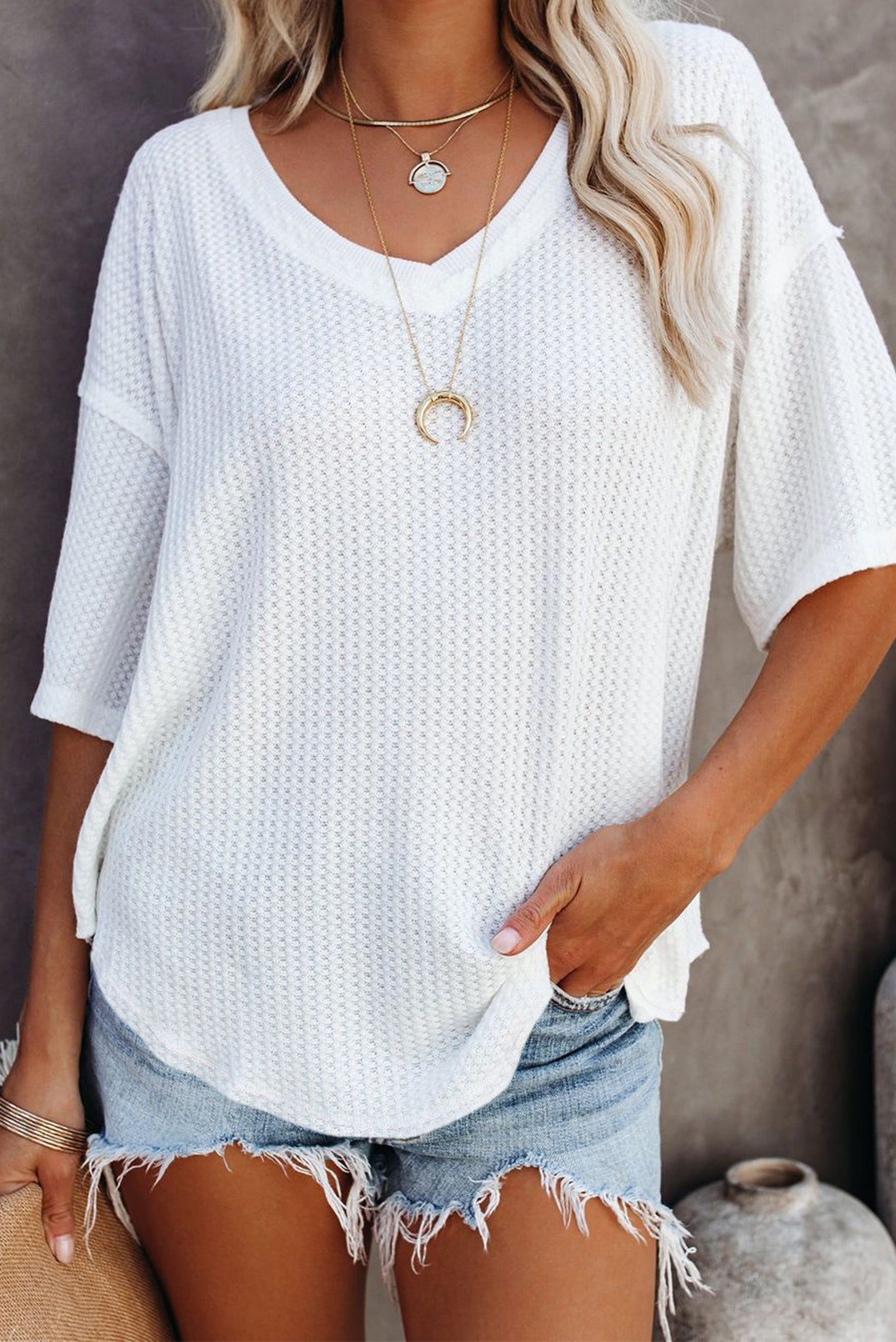 Exposed Seam Half Sleeve Knitted V-Neck Textured Top eAura