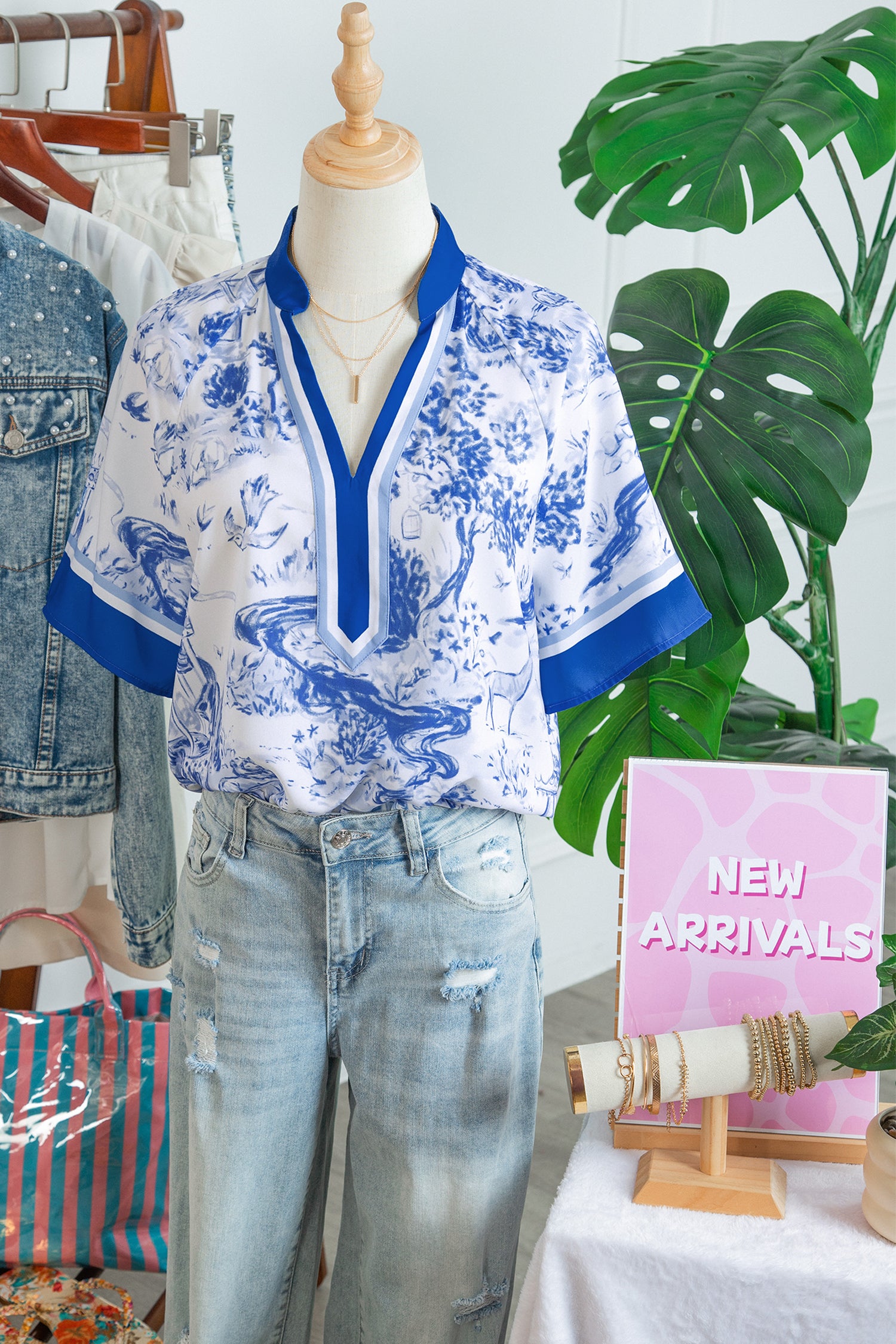 Wild Animal Paradise Contrast V Neck Raglan Sleeve Blouse – Blue