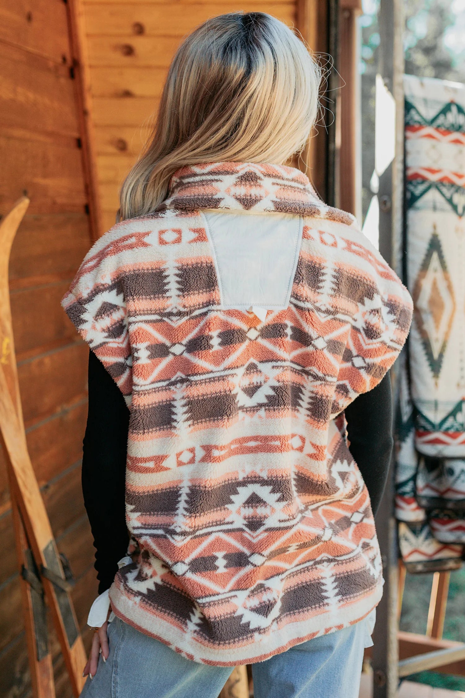 Geometric Print Fleece Metal Button Placket Shift Silhouette Vest – Multicolour