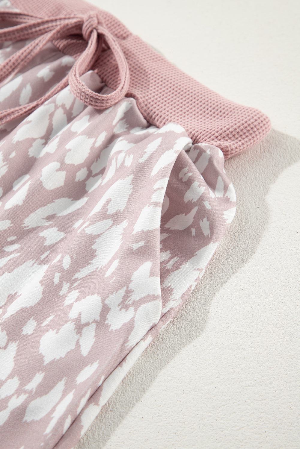 Khaki Classic Leopard Arched Hem Elastic Waist Casual Shorts eAura