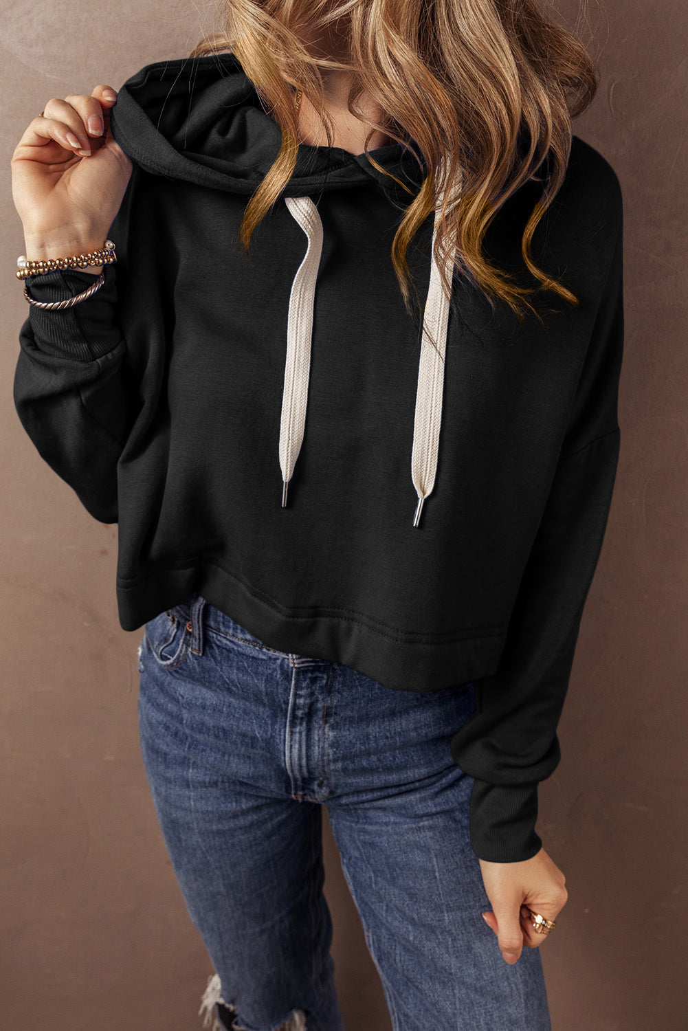 Black Solid Drop Shoulder Drawstring Cropped Hoodie eAura