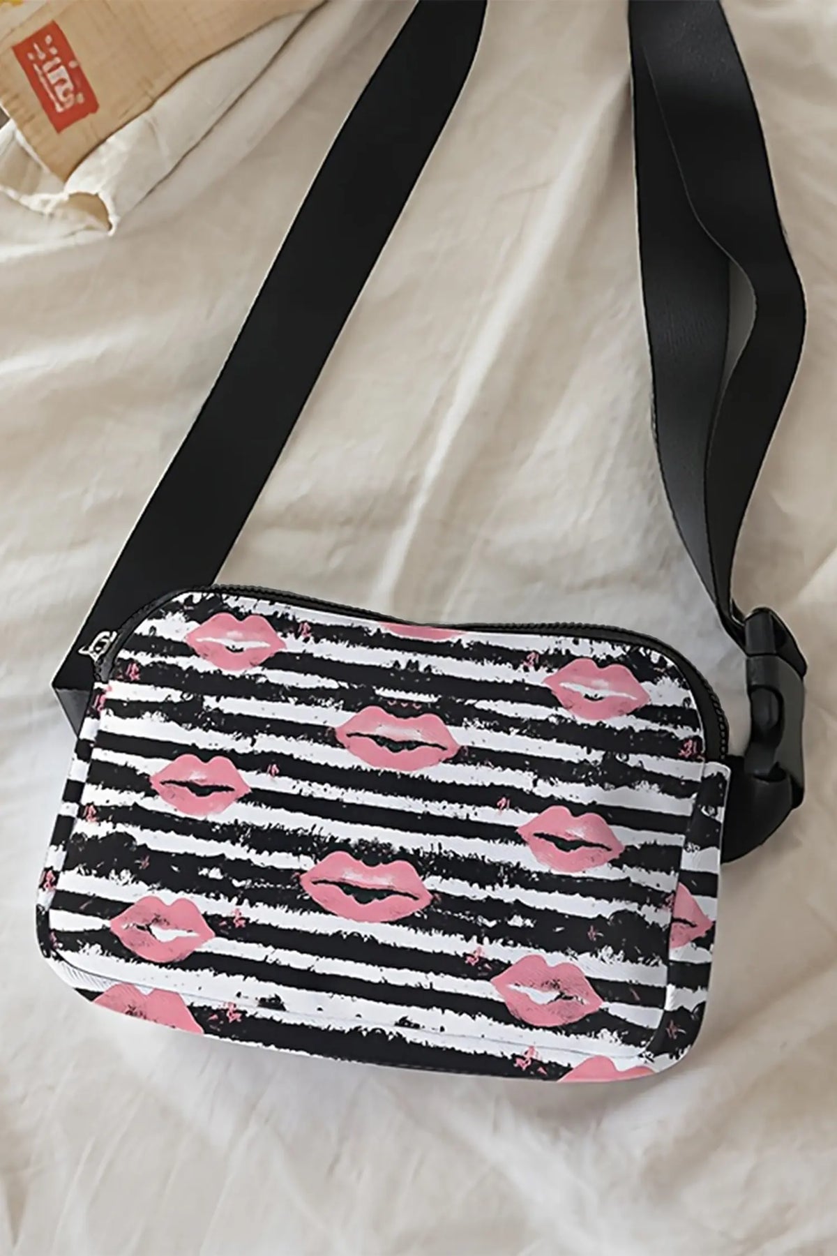Vintage Stripe & Kiss Lips Print Crossbody Bag