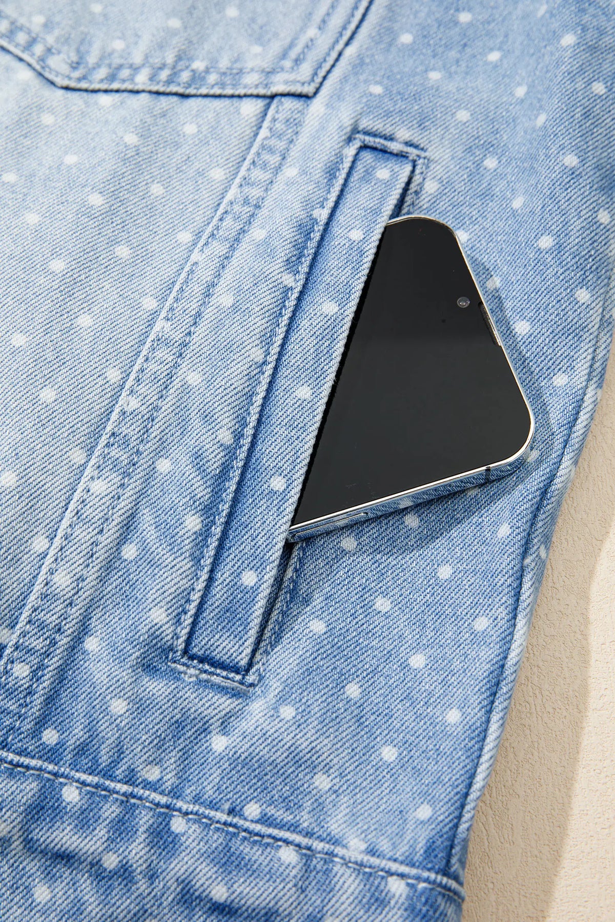 Sky Blue Polka Dot Long Sleeve Collar Pocket Casual Shift Silhouette Denim Jacket – Light Blue