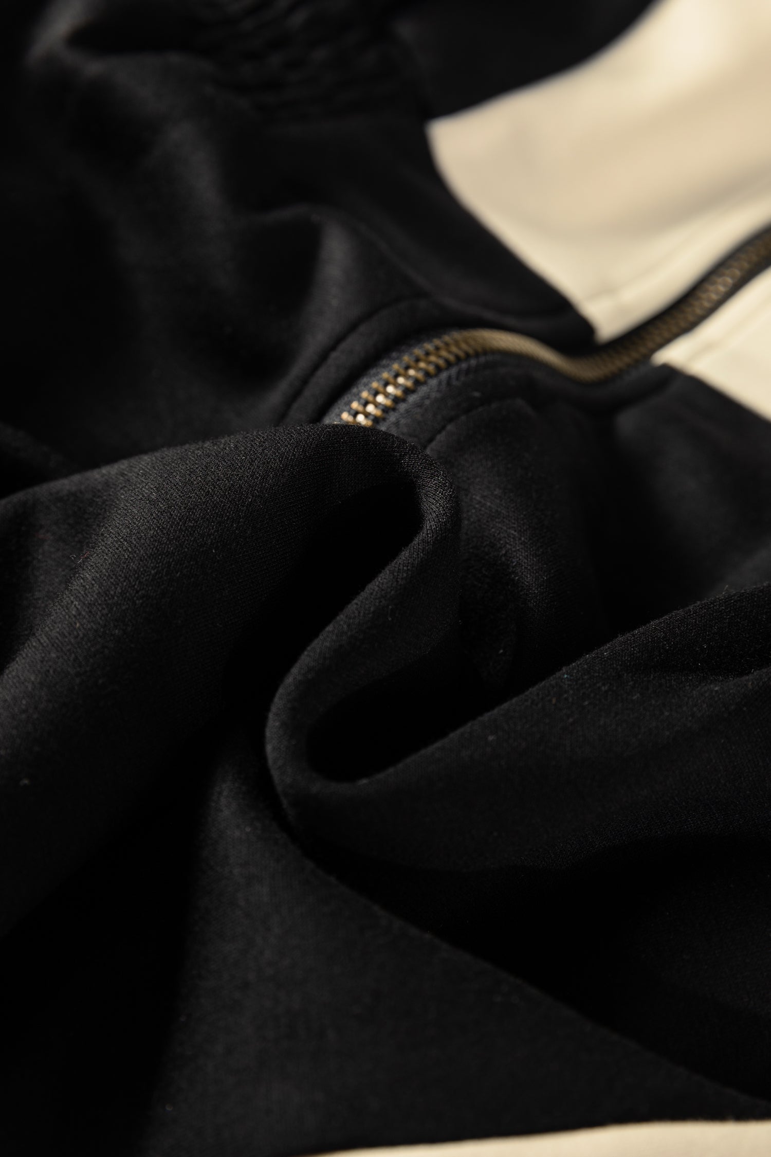 Black Two-tone Long Sleeve Zipped Front Casual Romper - eAura