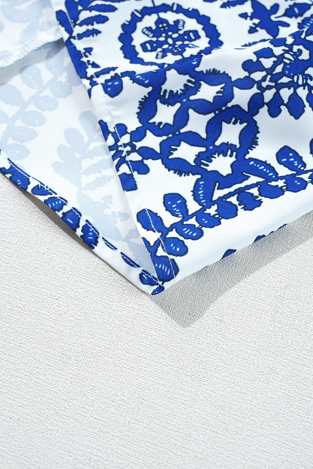 Blue Vintage Print Pintuck Crew Neck Tank Top eAura