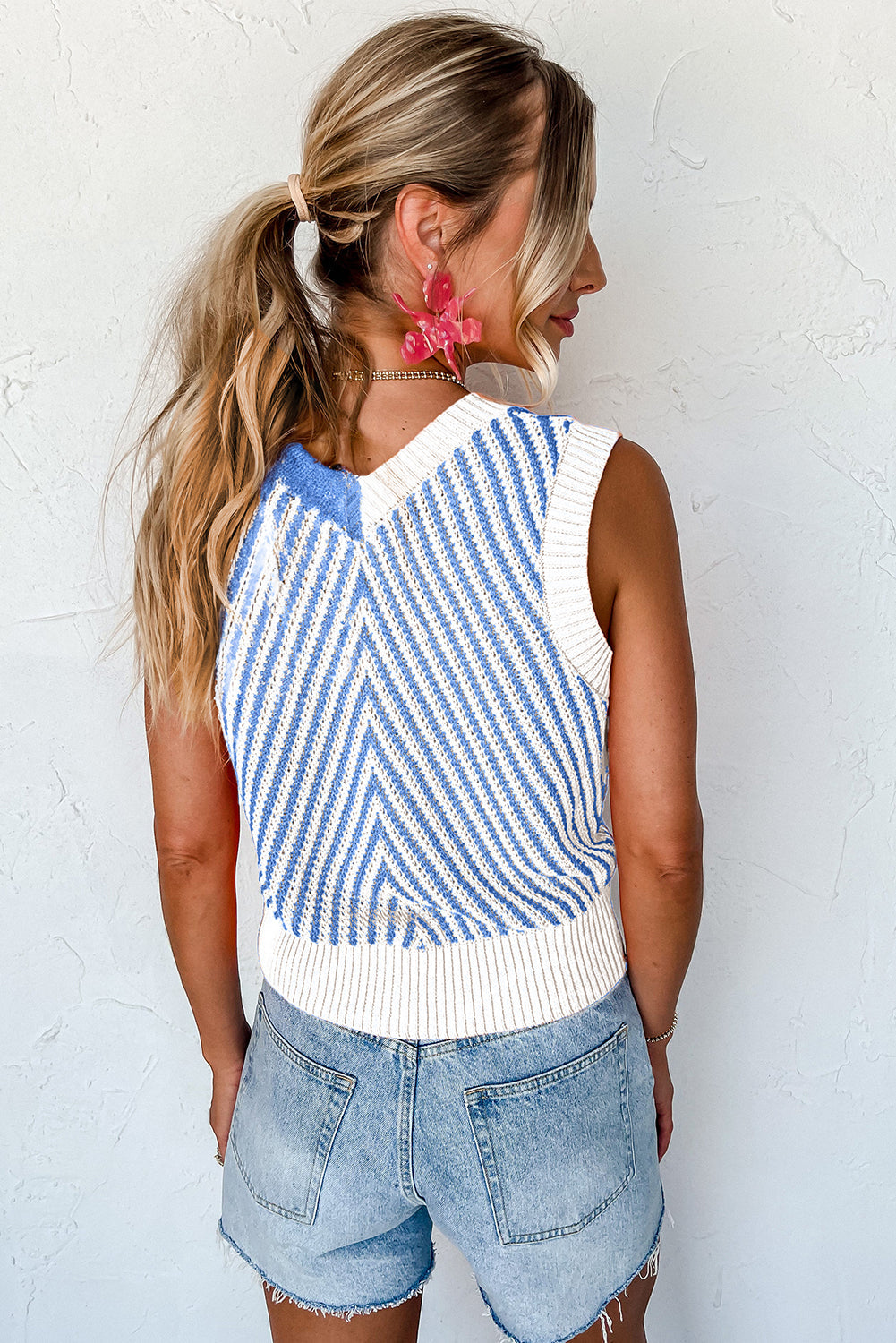 Contrast Chevron Knit V Neck Sweater Vest eAura