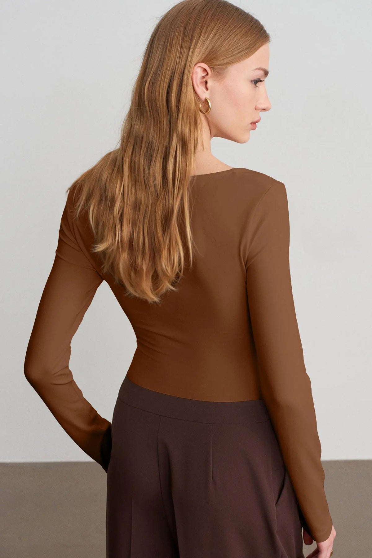 Coffee Slim Fit V Neck Long Sleeve Bra Buil-in Top