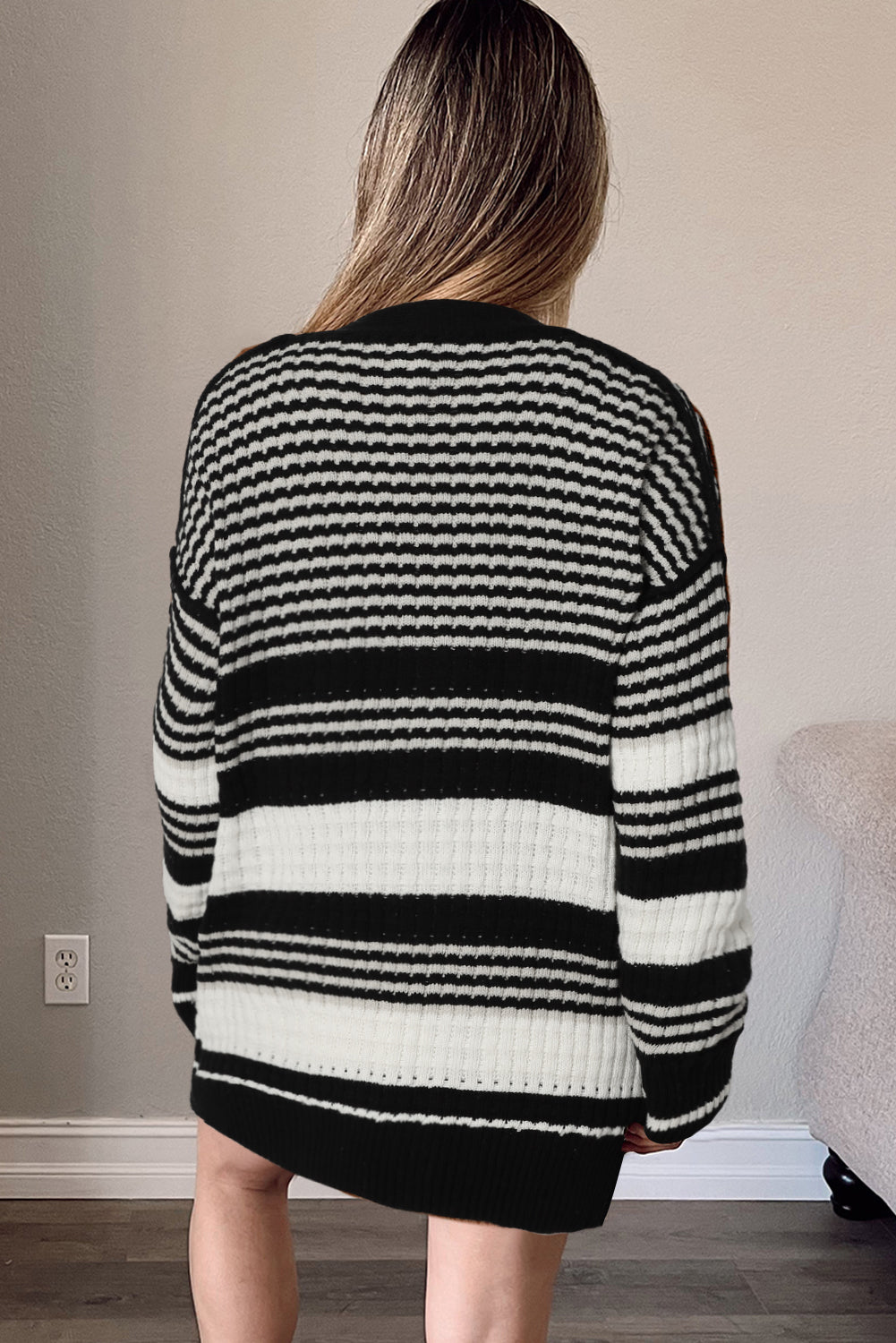 Green Colourblock Textured Knit Buttoned Cardigan eAura