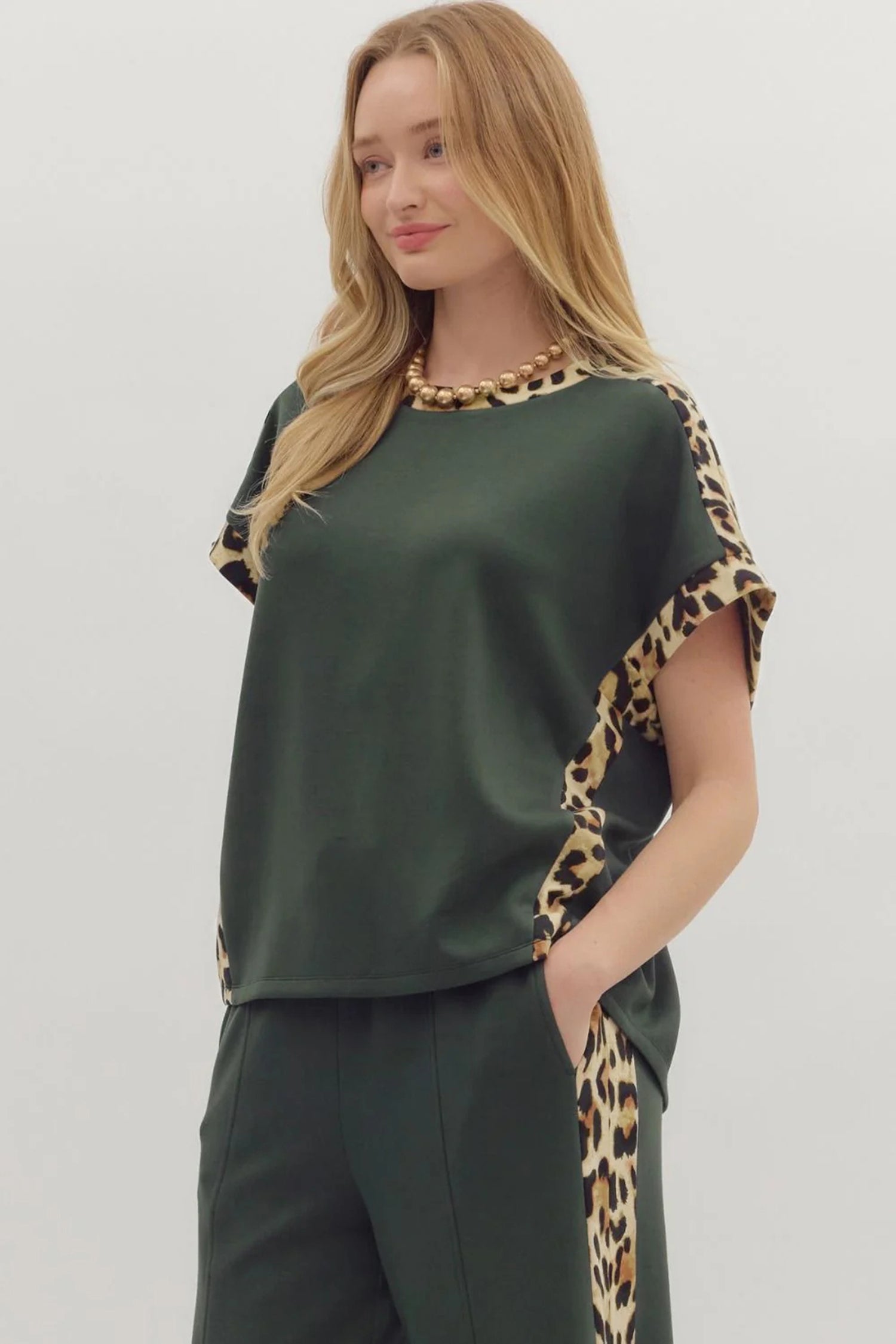 Leopard Trim Round Neck Loose T-Shirt - Tops/Tops & Tees