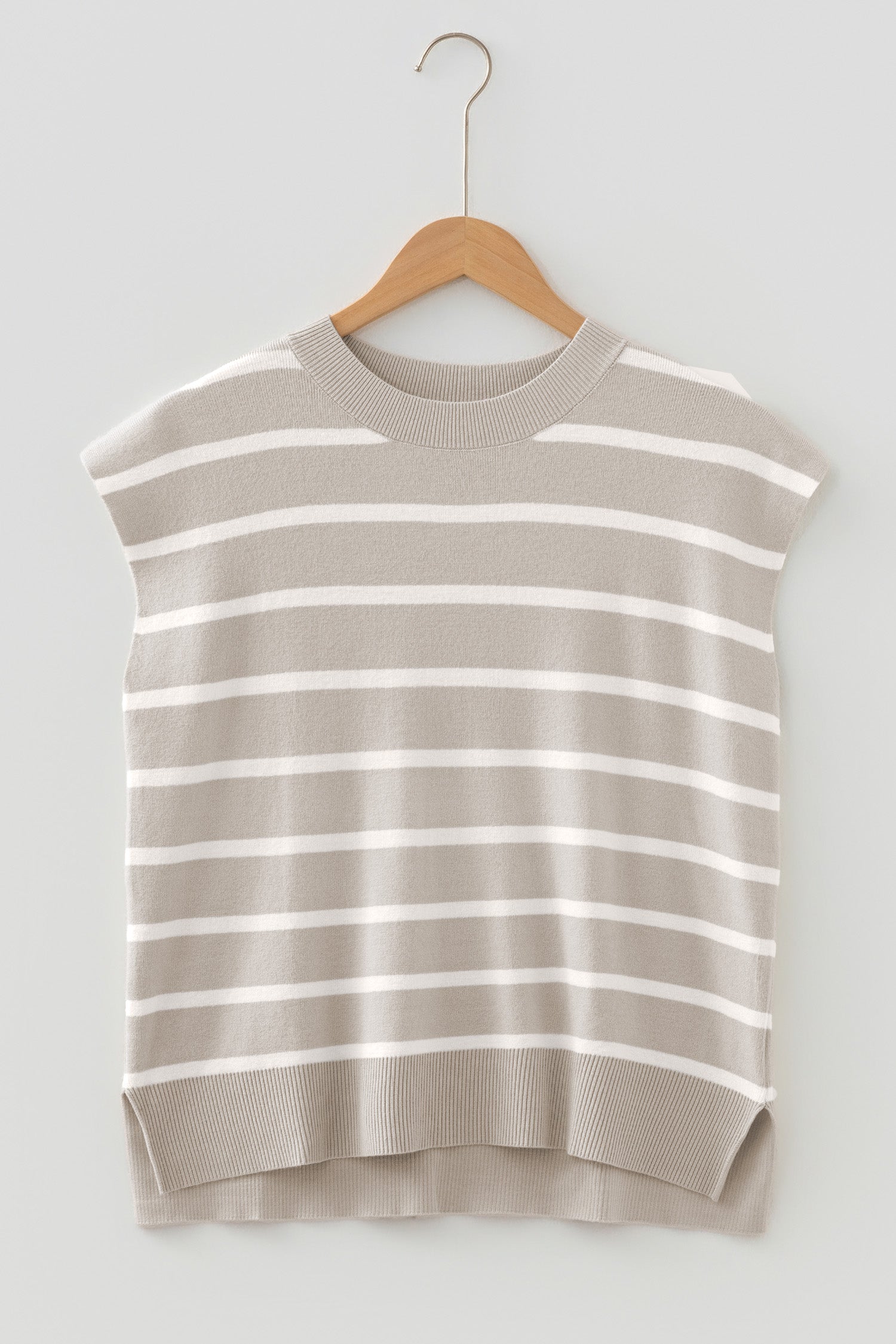 Side Slit Crew Neck Short Sleeve Sweater Tee