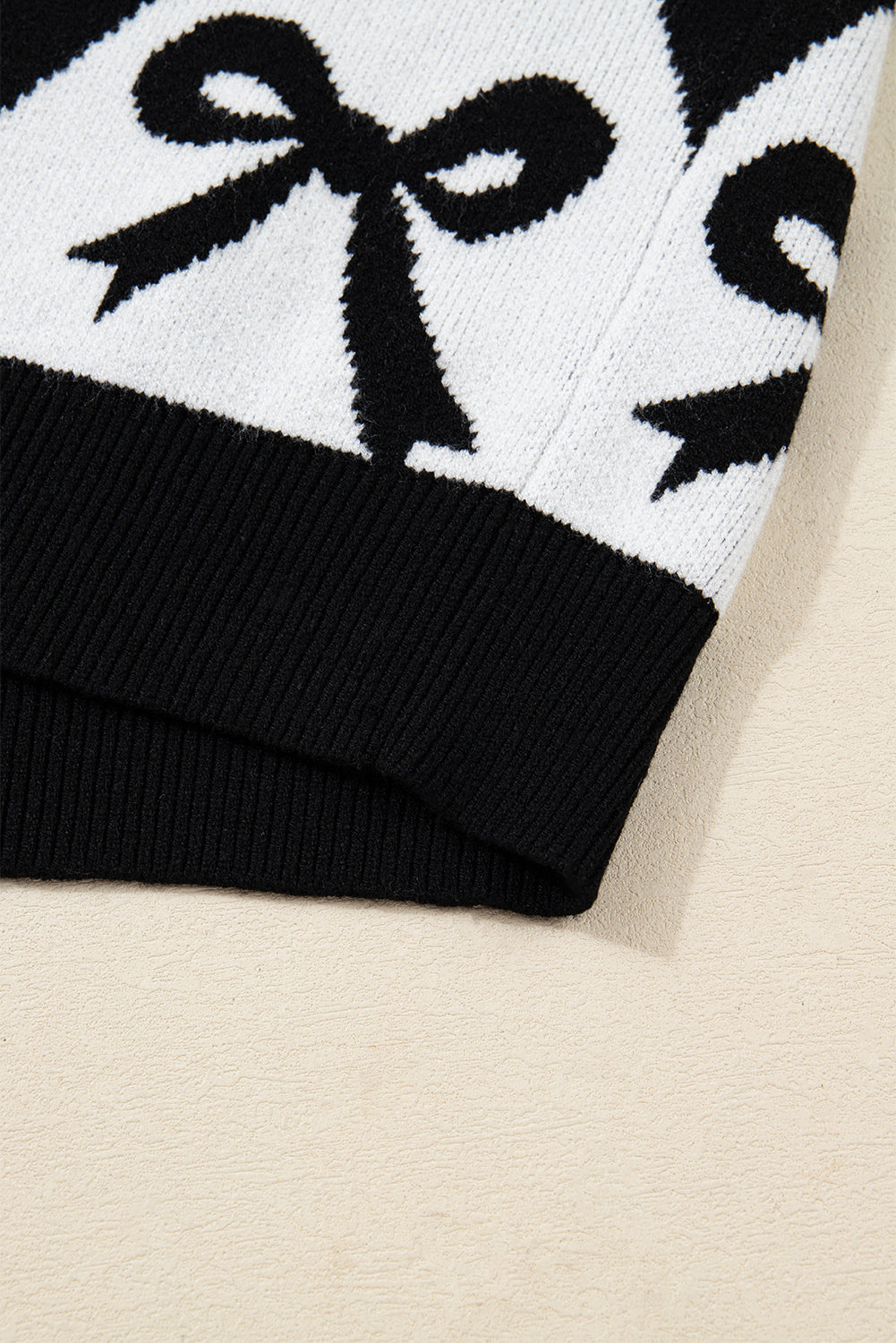 Black Bow Print 2-tone Rhombus Knit Loose Sweater eAura