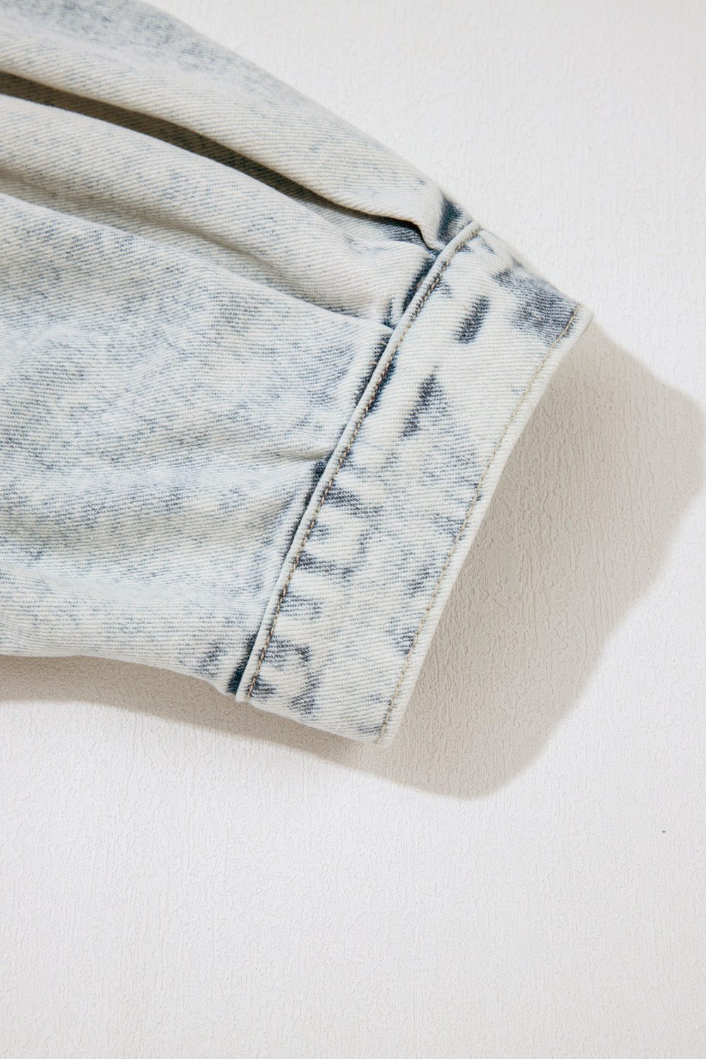 Beau Blue Light Wash Buttoned Chest Pocket Puff Sleeve Denim Jacket eAura